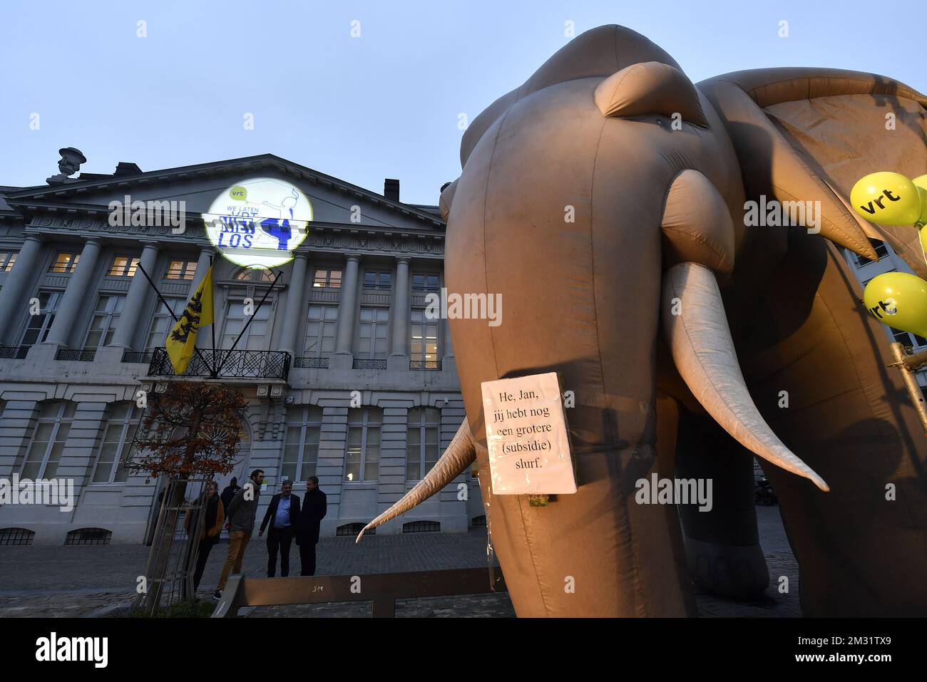 Ein Protest des Personals des flämischen öffentlichen Fernsehveranstalters VRT und verschiedener kultureller und gemeinnütziger Organisationen, um gegen Haushaltskürzungen zu protestieren, Donnerstag, den 05. Dezember 2019 in Brüssel. BELGA FOTO DIRK WAEM Stockfoto