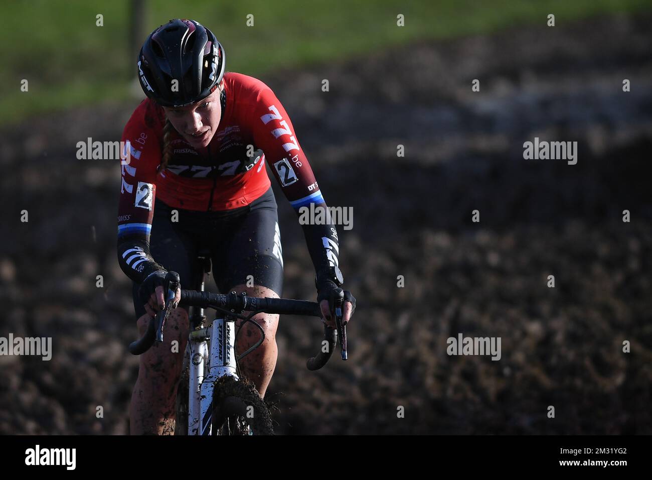 Dutch Annemarie am schlimmsten in Aktion während des Frauenelitenrennen beim Cyclocross-Rennen „Vlaamse Druivencross“ in Overijse, Sonntag, den 15. Dezember 2019. BELGA FOTO DAVID STOCKMAN Stockfoto