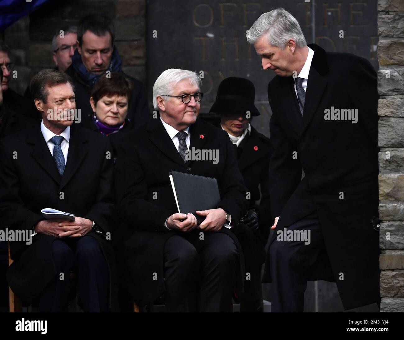 Großherzog Henri von Luxemburg, deutscher Präsident Frank-Walter Steinmeier und König Philippe - Filip von Belgien, gezeichnet anlässlich des 75.. Jahrestages der Ardennenschlacht am Montag, den 16. Dezember 2019, im Mardasson-Denkmal in Bastogne. Die Schlacht fand während des Zweiten Weltkriegs von Dezember 16. 1944 bis Januar 25. 1945 statt. BELGA FOTO DIRK WAEM Stockfoto