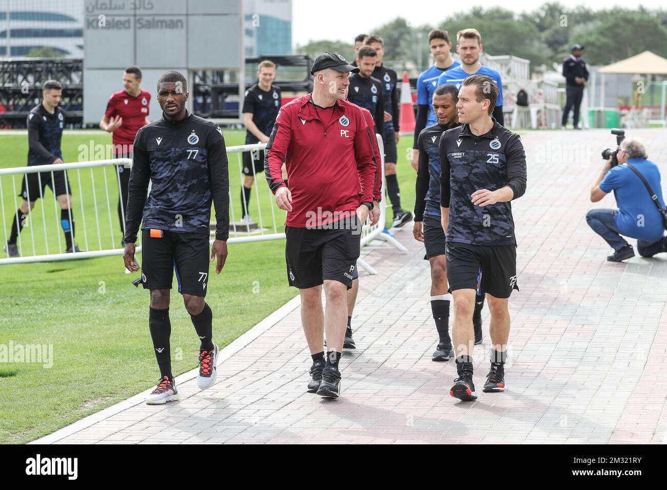 Clinton Mata, Cheftrainer des Clubs Brügge, Philippe Clement, und Ruud Vormer des Clubs, im Wintertrainingslager des belgischen Fußballteams Club Brugge KV in Doha, Katar, am Sonntag, den 05. Januar 2020. BELGA FOTO BRUNO FAHY Stockfoto