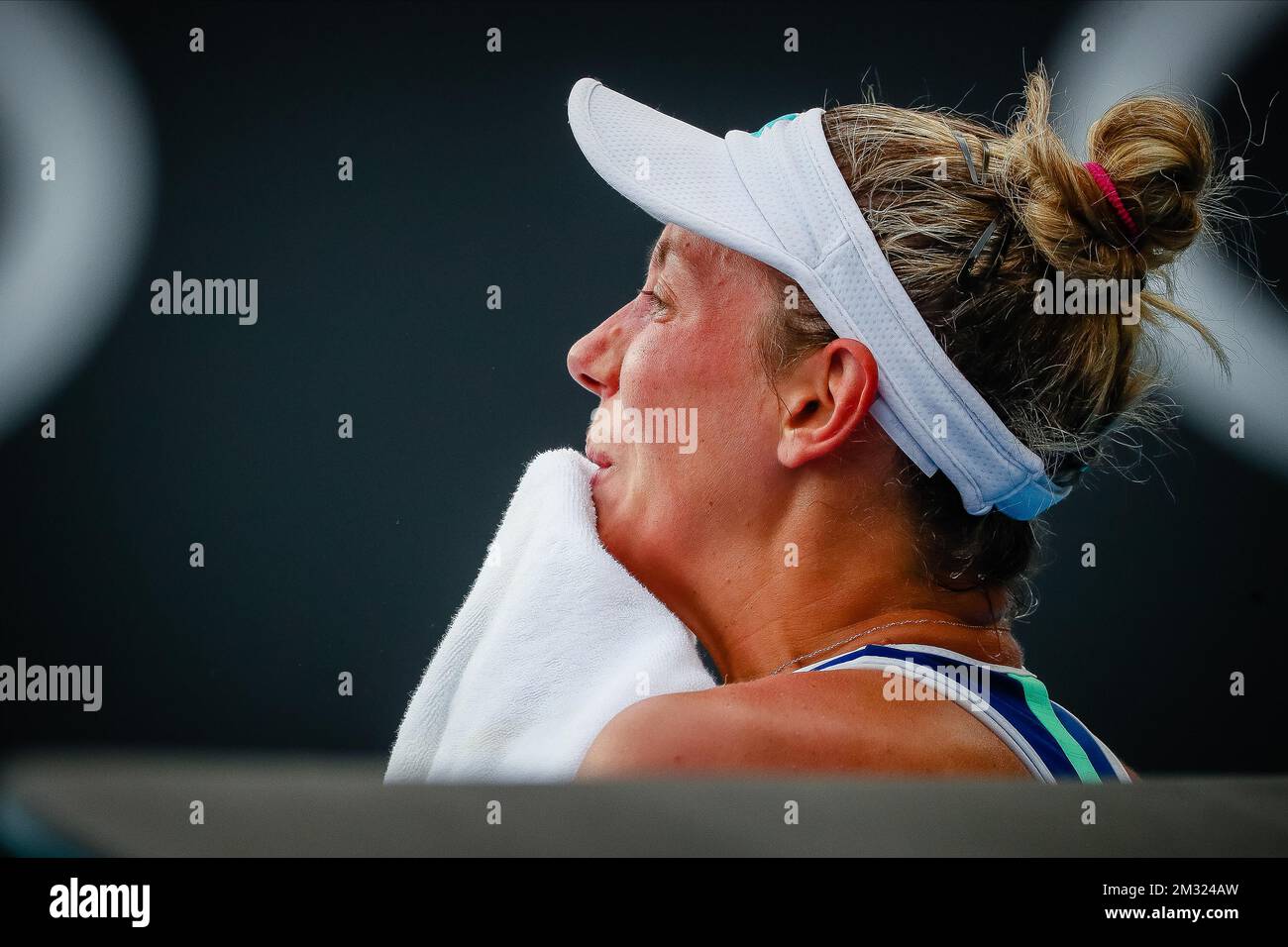 Die belgische Yanina Wickmayer wurde während eines Qualifikationsspiels für Frauen mit Singles zwischen der belgischen Yanina Wickmayer (WTA 115) und der australischen Ellen Perez (WTA 248) beim „Australian Open“ Tennis Grand Slam am Dienstag, den 14. Januar 2020 in Melbourne, Australien, gezeigt. BELGA FOTO PATRICK HAMILTON Stockfoto