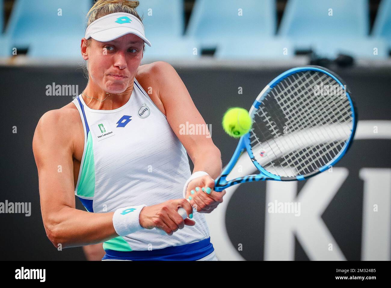 Die belgische Yanina Wickmayer wurde während eines Qualifikationsspiels für Frauen mit Singles zwischen der belgischen Yanina Wickmayer (WTA 115) und der australischen Ellen Perez (WTA 248) beim „Australian Open“ Tennis Grand Slam am Dienstag, den 14. Januar 2020 in Melbourne, Australien, gezeigt. BELGA FOTO PATRICK HAMILTON Stockfoto