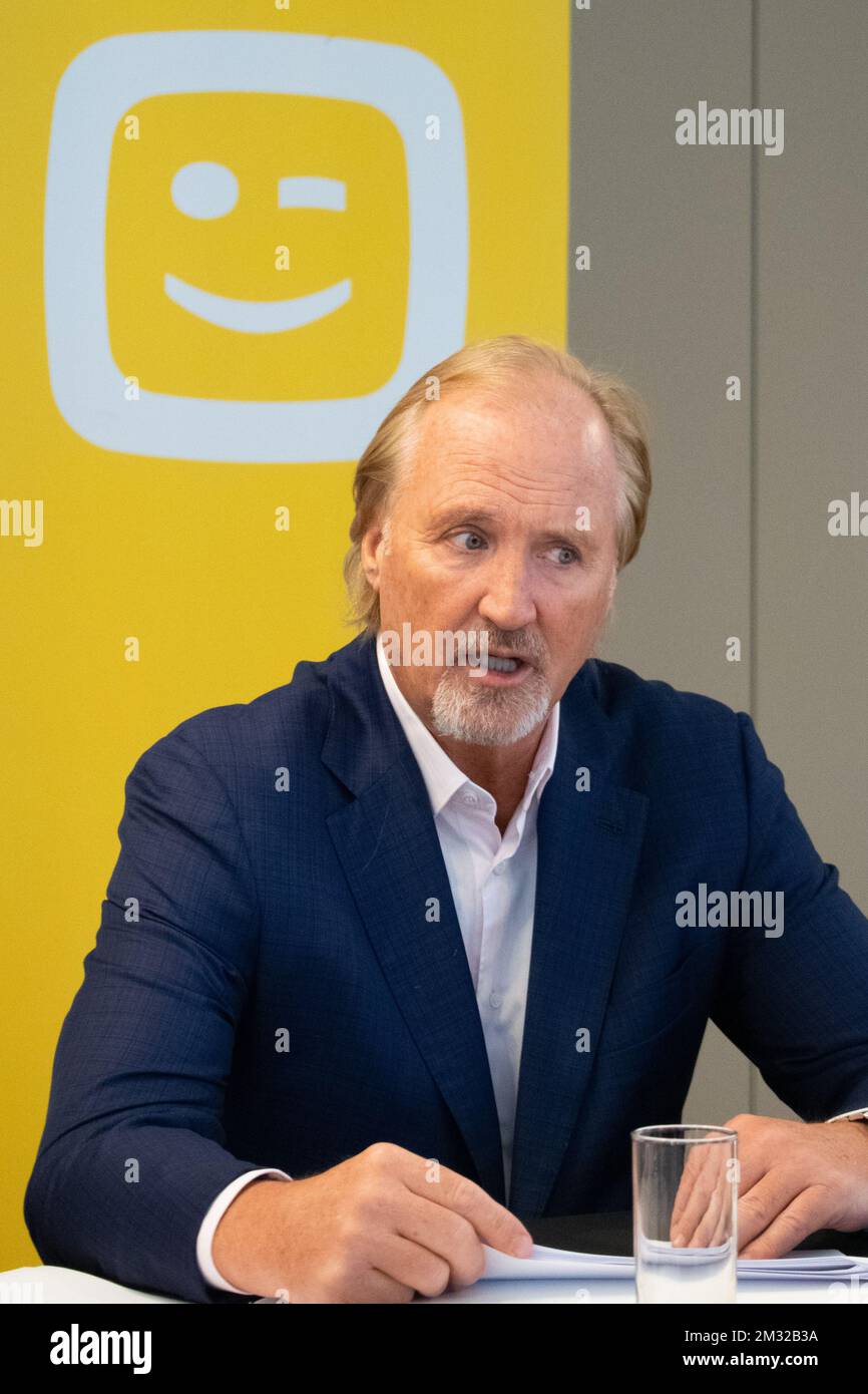 John Porter, CEO von Telenet, zeigte sich auf einer Pressekonferenz über die 2019-Jahres-Ergebnisse der belgischen Telekom-Gruppe Telenet am Mittwoch, den 12. Februar 2020 in der Zentrale von Telenet in Mechelen. BELGA FOTO CHARLOTTE GEKIERE Stockfoto