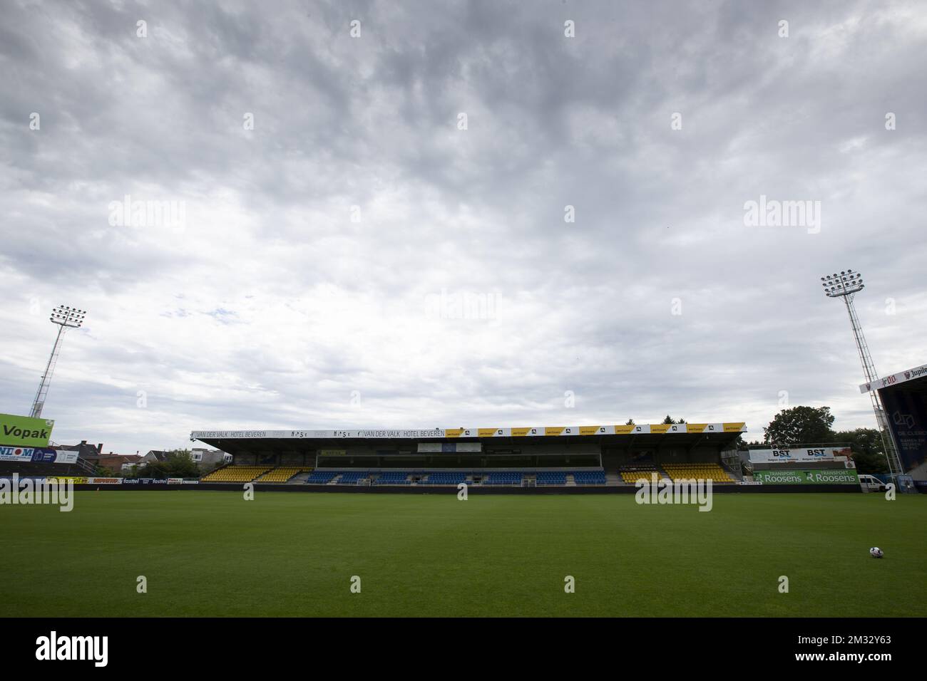 Die Abbildung zeigt das Freethiel-Stadion in marge vom 2020-2021. Fotoshooting des belgischen Fußballvereins Waasland-Beveren, Montag, den 27. Juli 2020 in Beveren. BELGA FOTO KRISTOF VAN ACCOM Stockfoto