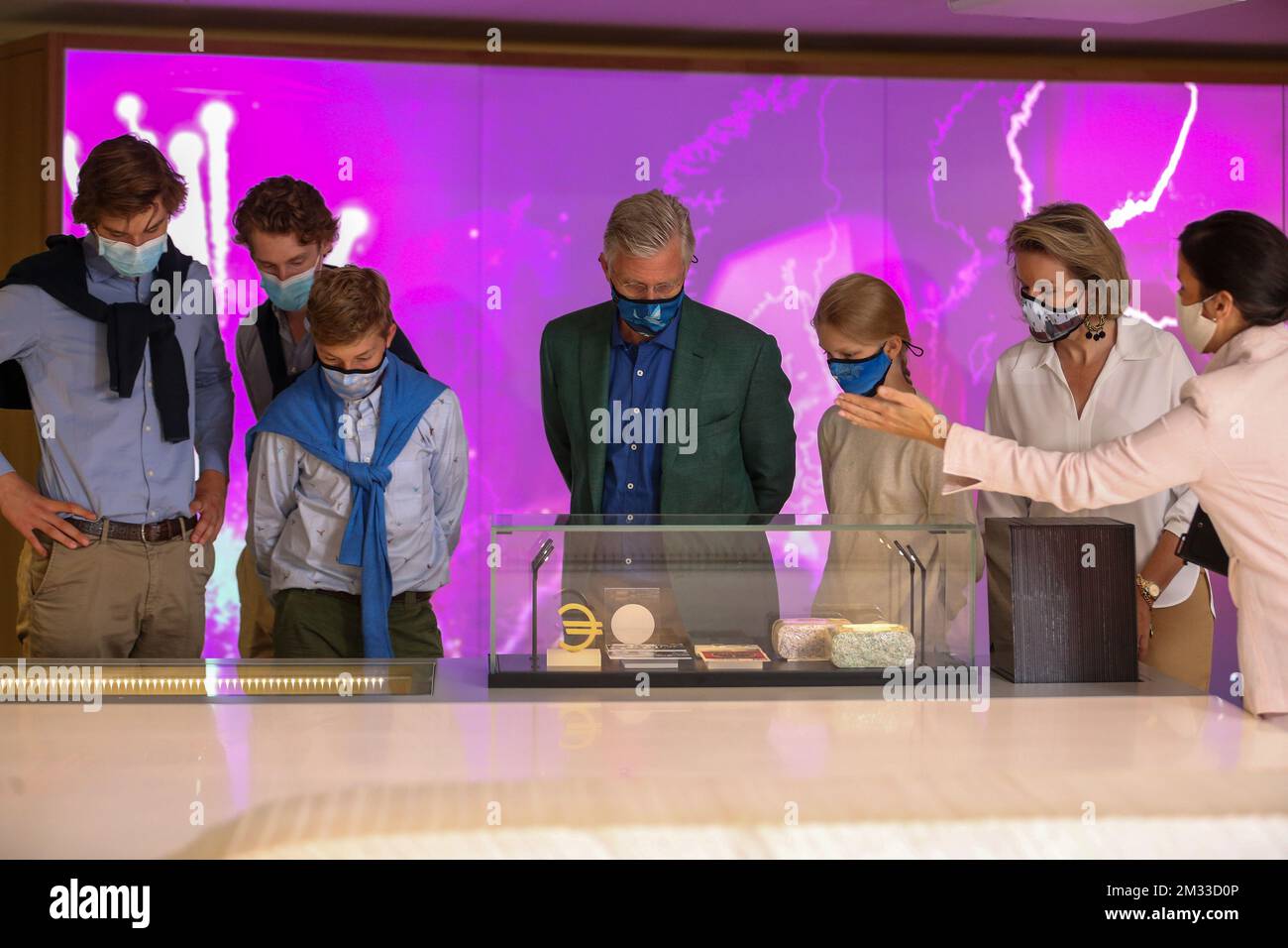 Prinz Gabriel, Prinz Emmanuel, König Philippe - Filip von Belgien, Prinzessin Eleonore und Königin Mathilde von Belgien, die bei einem königlichen Besuch des Hauses der europäischen Geschichte (Huis van de Europese Geschiedenis - Maison de l'histoire Europeennee) am Sonntag, den 20. September 2020, in Brüssel zu sehen waren. Zusammen mit dem autofreien Sonntag findet in Brüssel der Tag der offenen Denkmäler statt. BELGA FOTO NICOLAS MAETERLINCK Stockfoto
