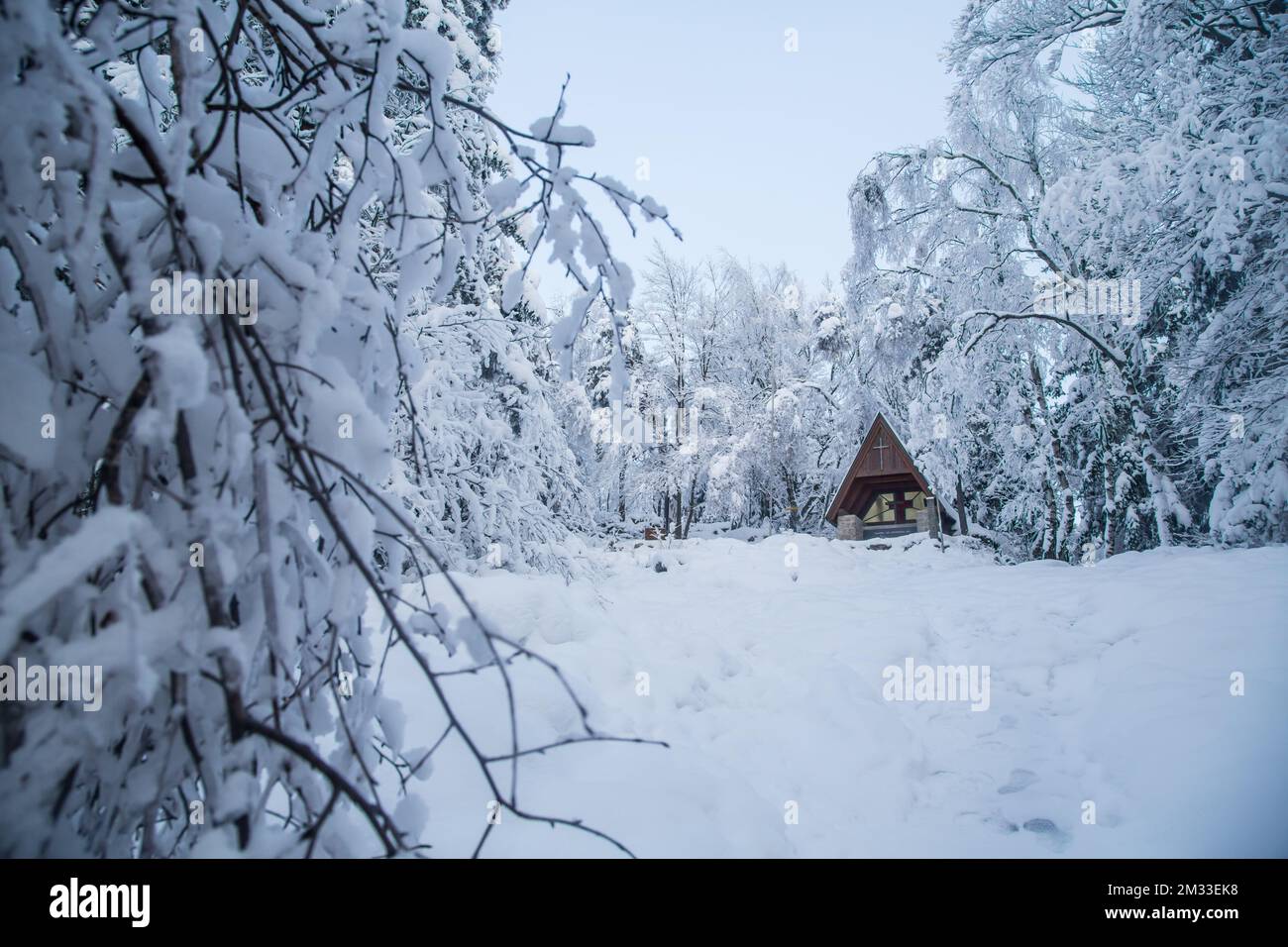 Gedenkstätte am Mandelstein im Winter, Waldviertel, Österreich Stockfoto
