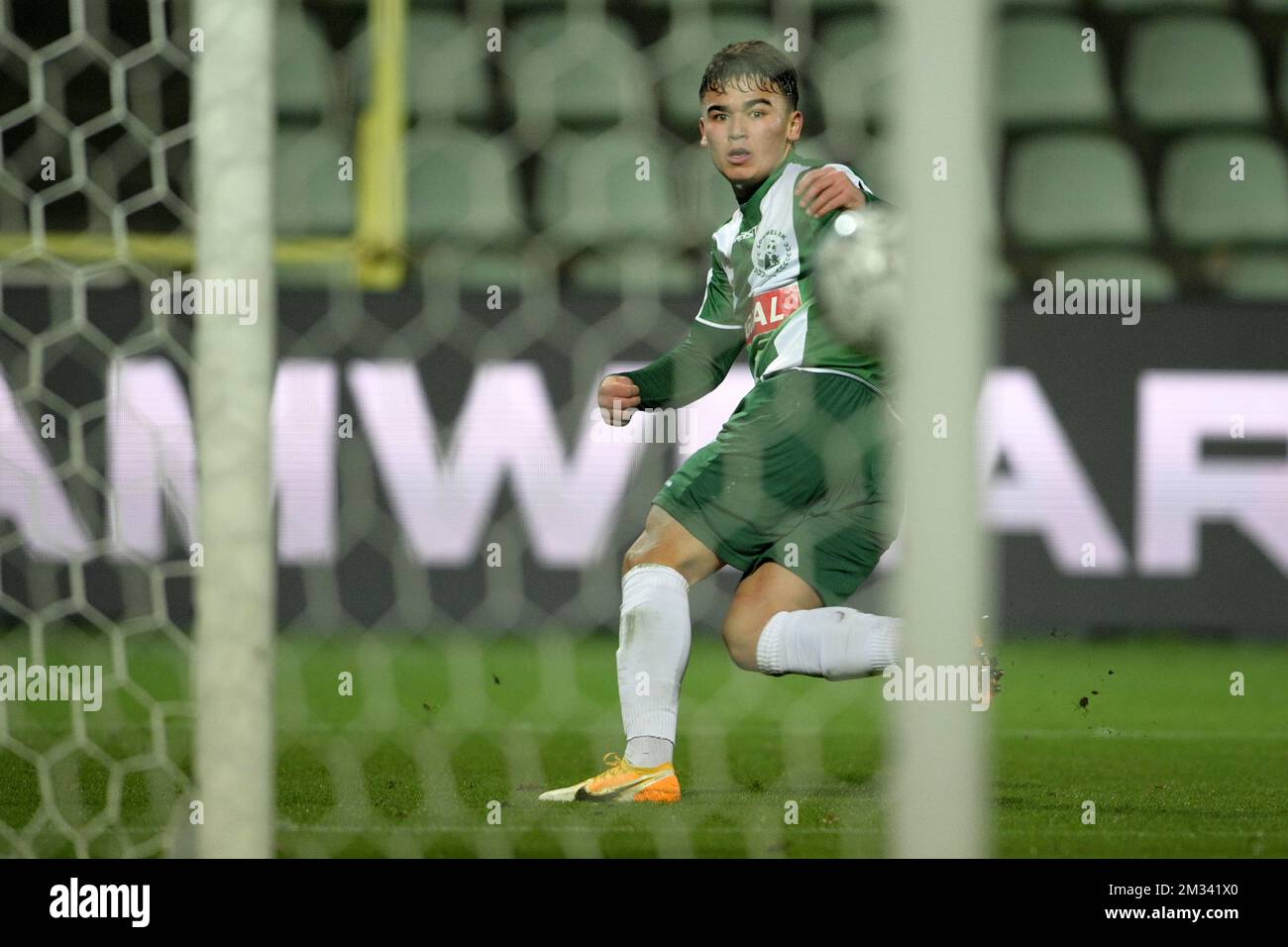 Lommels Manfred Alonso Ugalde Arce zeigte sich in Aktion während eines Fußballspiels zwischen Lommel SK und RWDM am Sonntag, den 29. November 2020 in Lommel, am 12. Tag der 1B. Division der belgischen Meisterschaft. BELGA FOTO YORICK JANSENS Stockfoto