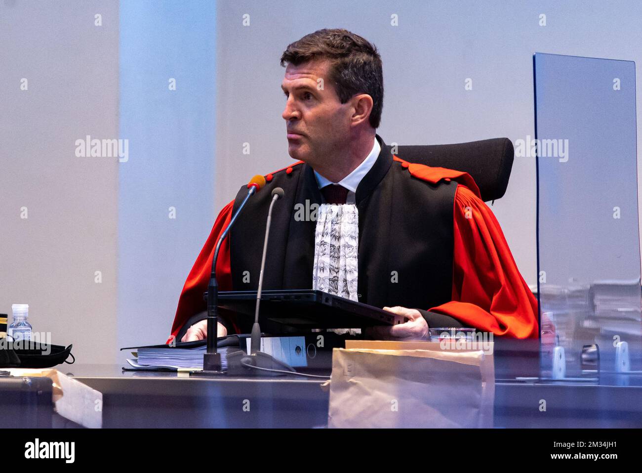 Vorsitzender des Gerichts, Bart Meganck, Foto während einer Sitzung des zweiten Ascans-Prozesses gegen den französischen Jean-Claude LaCote (54) und seine belgische Frau Hilde Van Acker (57) vor dem Assizes Court of West-Flanders, in Brügge, Freitag, den 05. März 2021. LaCote und Van Acker wurden jeweils 2011 wegen der Ermordung des britischen Geschäftsmanns Marcus Mitchell (44), der am 23. Mai 1996 in De Haan zweimal in den Kopf geschossen wurde, in ihrer Abwesenheit zu lebenslänglich verurteilt. Beide wurden im November 2019 nach Jahren auf der Flucht in Abidjan, Elfenbeinküste, verhaftet. BELGA FOTO KURT DESPLENTER Stockfoto