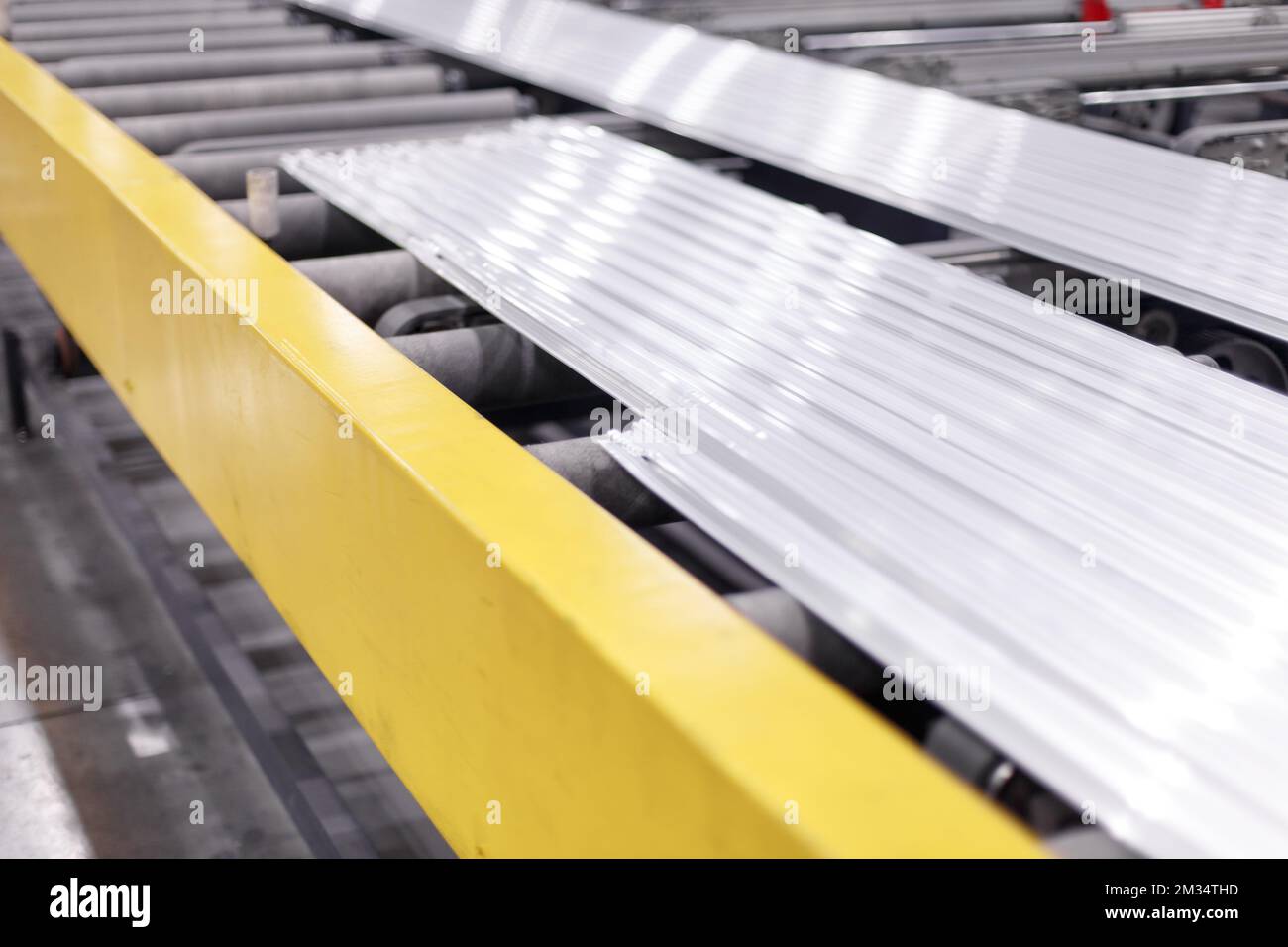 Das Innere ist moderne Ausrüstung in der Fabrik, experimentelle Ausrüstung. Arbeiten Sie mit Metall Stockfoto