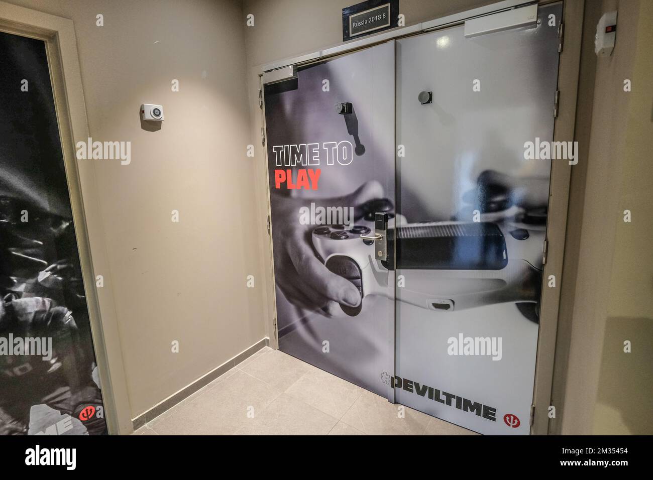 Die Abbildung zeigt den Eingang zum Freizeitzimmer der Spieler im Proximus Basecamp, dem Trainingszentrum der Red Devils, der belgischen Fußballnationalmannschaft, in Tubize, Freitag, den 28. Mai 2021. BELGA FOTO BRUNO FAHY Stockfoto