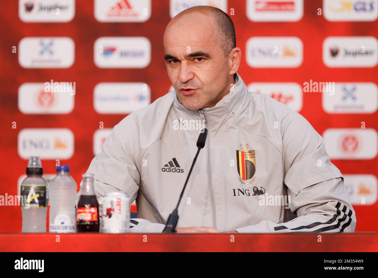 Der belgische Cheftrainer Roberto Martinez wurde auf einer Pressekonferenz der belgischen Fußballnationalmannschaft Red Devils am Freitag, den 04. Juni 2021 in Tubize vorgestellt. Das Team bereitet sich auf die bevorstehende Europameisterschaft 2020 vor. BELGA FOTO BRUNO FAHY Stockfoto
