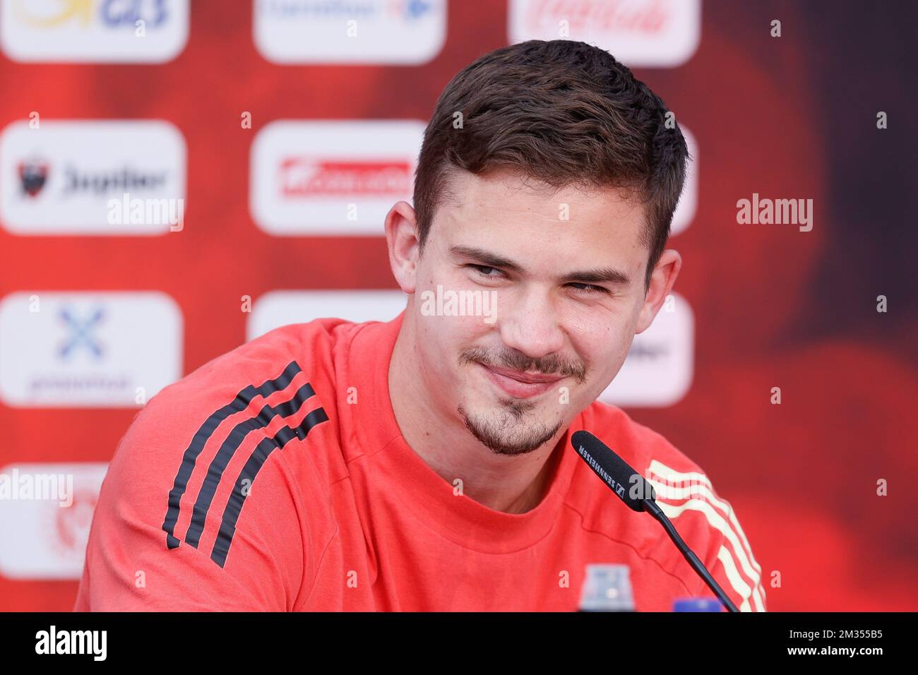Leander Dendoncker aus Belgien wurde auf einer Pressekonferenz der belgischen Fußballnationalmannschaft Red Devils am Dienstag, den 08. Juni 2021 in Tubize vorgestellt. Das Team bereitet sich auf die bevorstehende Europameisterschaft 2020 vor. BELGA FOTO BRUNO FAHY Stockfoto