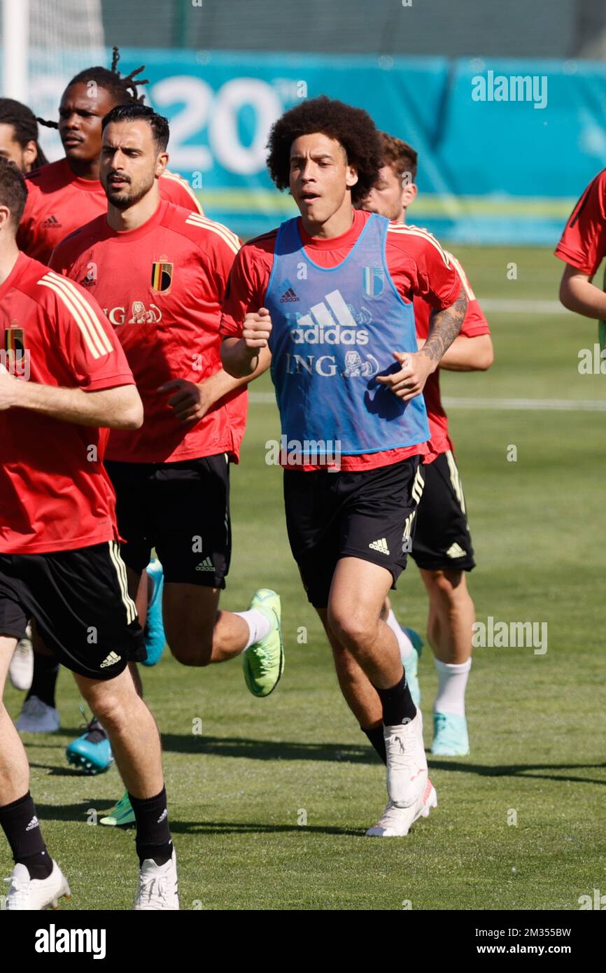 Belgiens Axel Witsel wurde während eines Trainings der belgischen Fußballnationalmannschaft Red Devils in Tubize am Mittwoch, den 09. Juni 2021, gezeigt. Das Team bereitet sich auf die bevorstehende Europameisterschaft 2020 vor. BELGA FOTO BRUNO FAHY Stockfoto