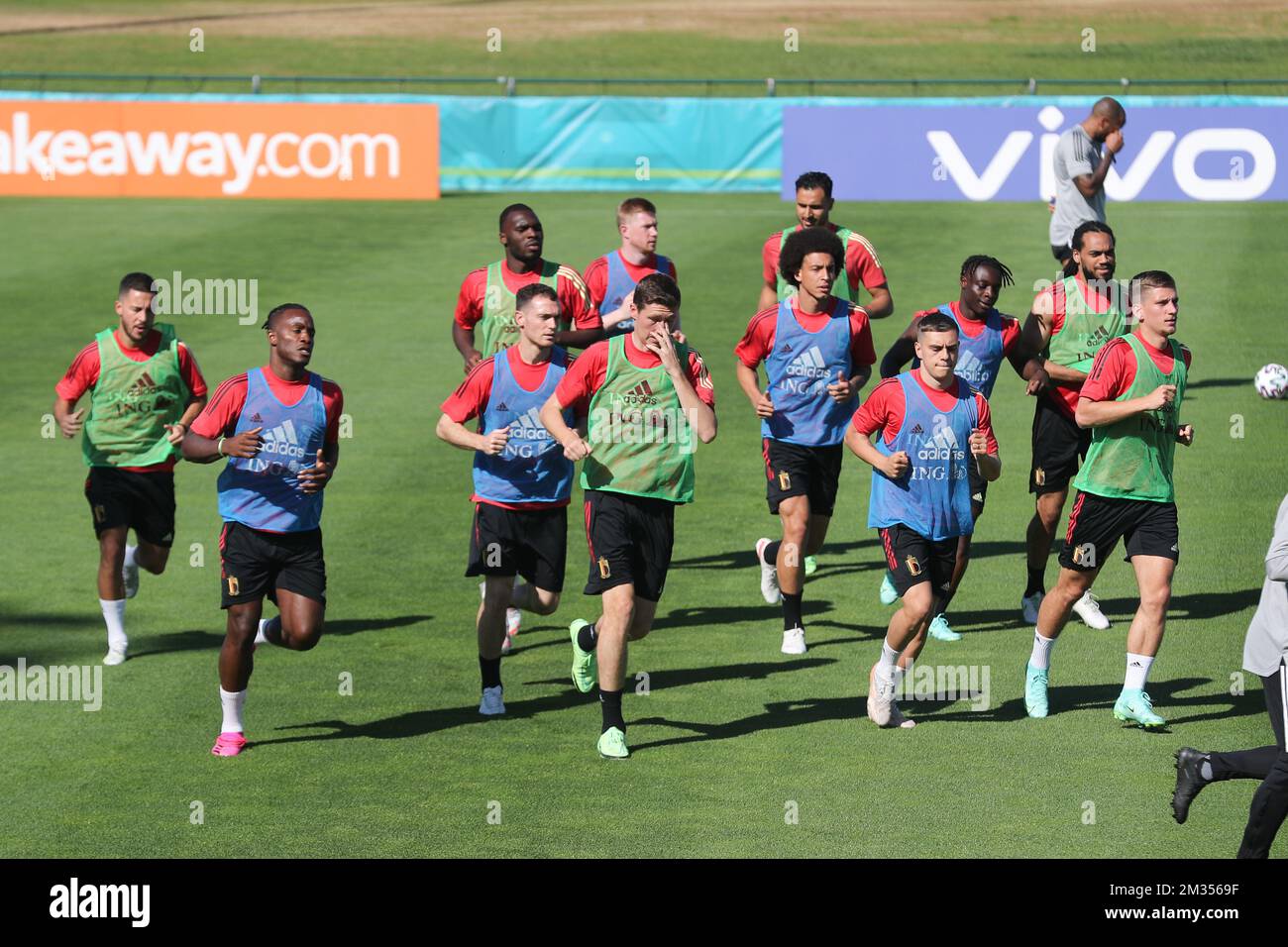 Die belgischen Spieler wurden bei einer Medienaktivität der belgischen Fußballnationalmannschaft Red Devils am Montag, den 14. Juni 2021 in Tubize vorgestellt. Das Team bereitet sich auf das zweite Spiel der Gruppenphase der Europameisterschaft Euro 2020 vor. BELGA FOTO BRUNO FAHY Stockfoto