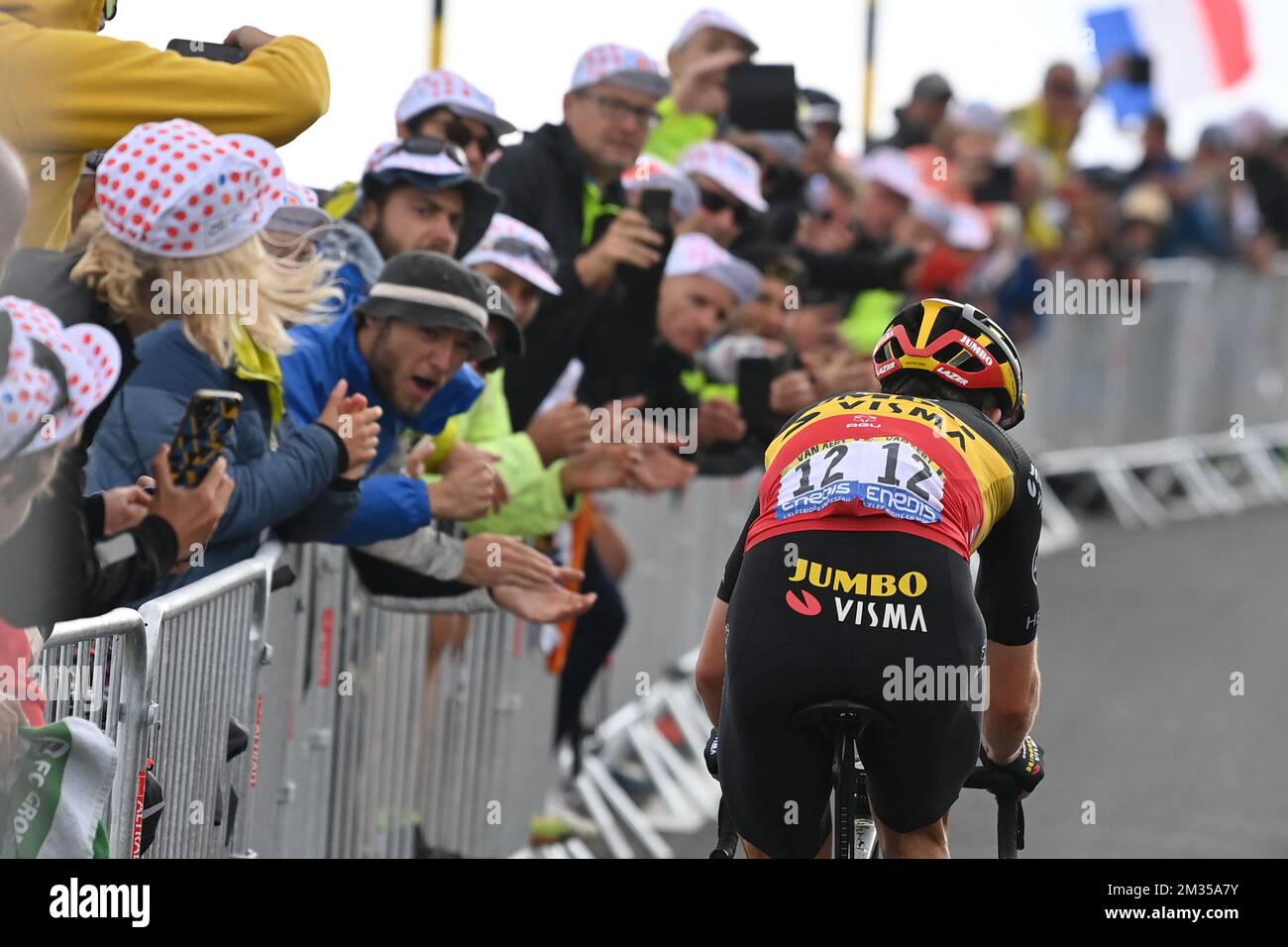 Belgischer Wout Van Aert vom Team Jumbo-Visma, das auf der zweiten Passage auf dem Mont Ventoux in Aktion gezeigt wurde, während der Etappe 11 der 108.. Ausgabe des Radrennen Tour de France, 198,9 km von Sorgues nach Malaucene, Frankreich, Mittwoch, den 07. Juli 2021. Die diesjährige Tour de France findet vom 26. Juni bis zum 18. Juli 2021 statt. BELGA FOTO DAVID STOCKMAN Stockfoto