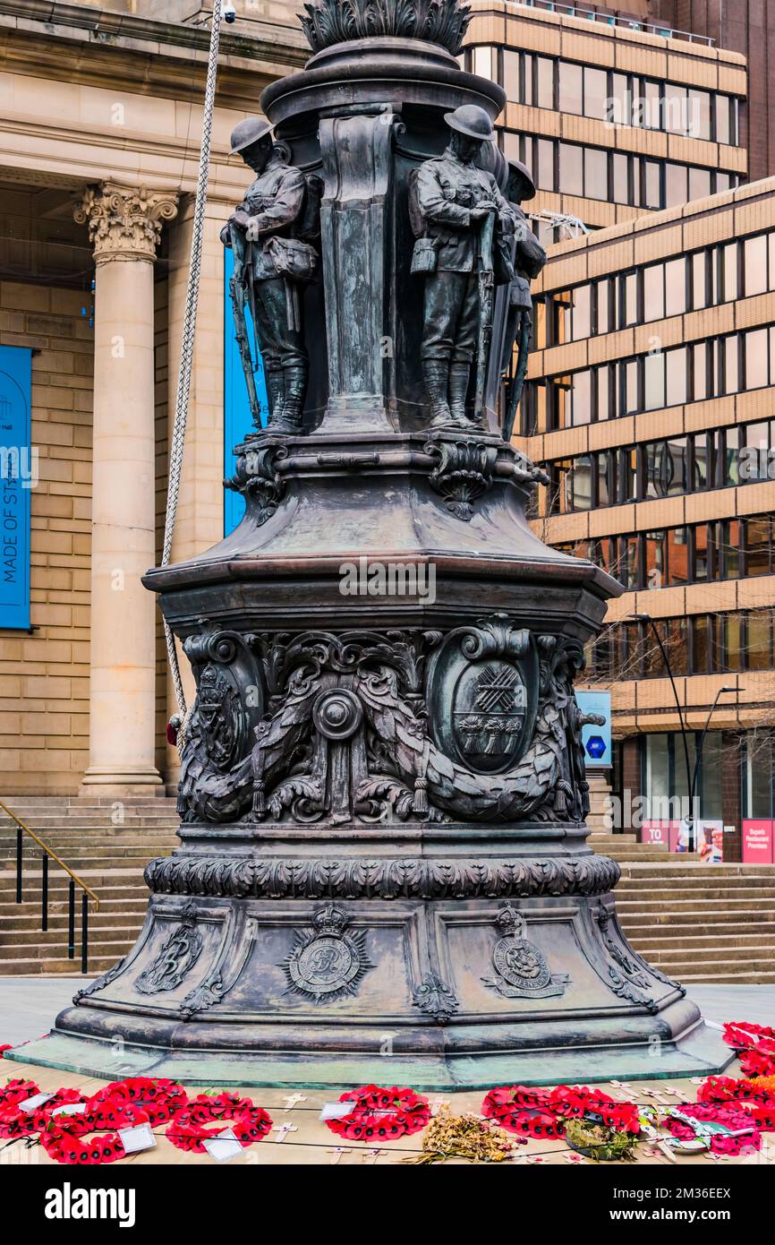 Das Sheffield war Memorial, auch bekannt als Sheffield Cenotaph, ist ein denkmalgeschütztes Kriegsdenkmal der Kategorie II am Barker's Pool, Sheffield, das zum so steht Stockfoto