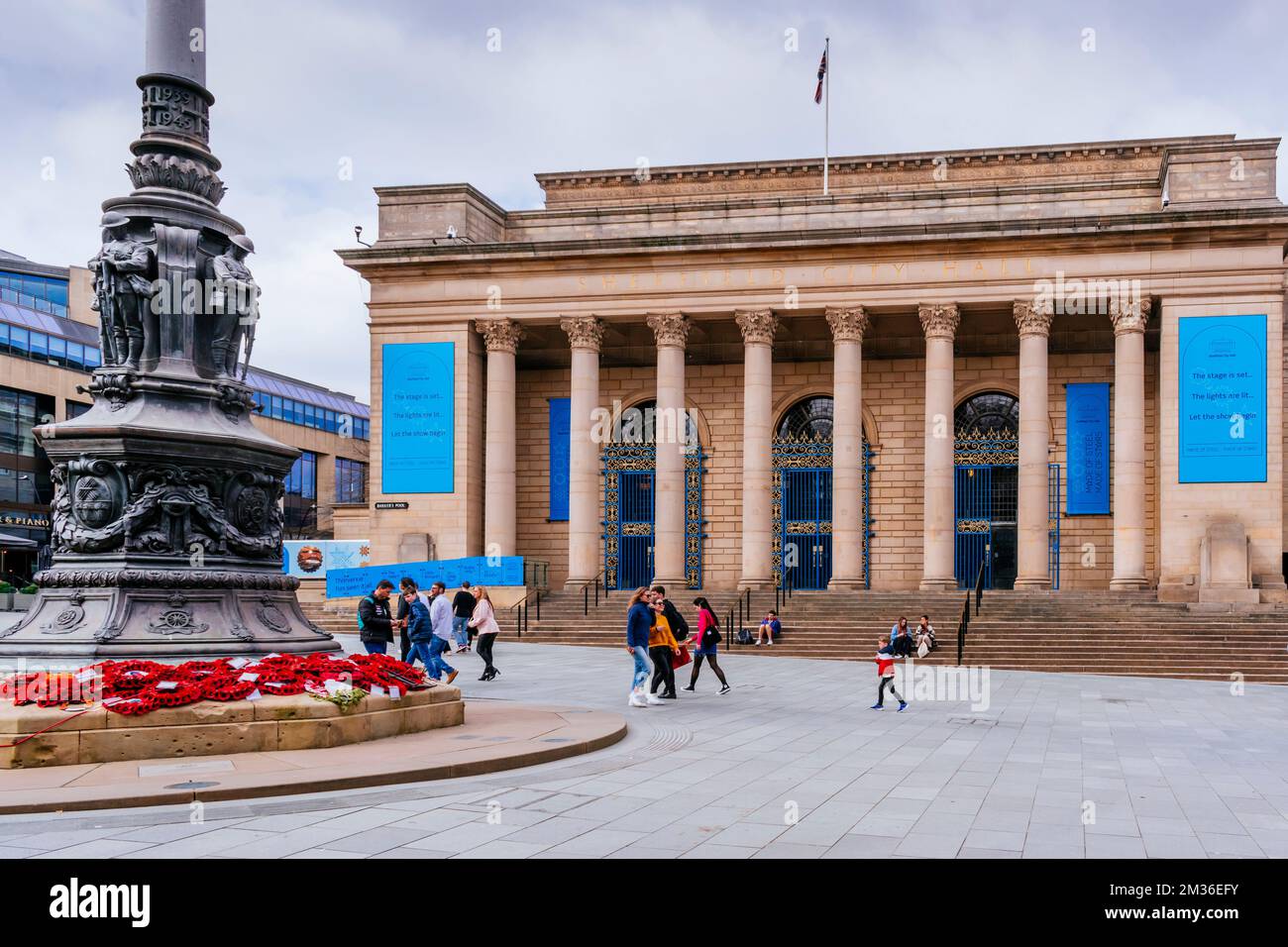 Das Sheffield war Memorial, auch bekannt als Sheffield Cenotaph, ist ein denkmalgeschütztes Kriegsdenkmal der Kategorie II am Barker's Pool, Sheffield, das zum so steht Stockfoto