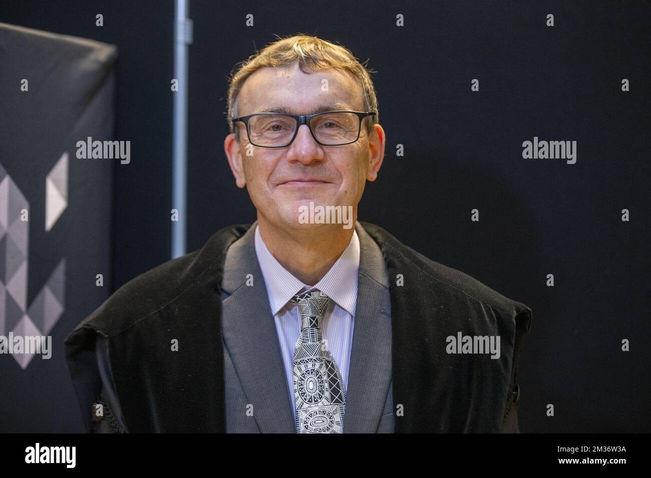 Professor Peter Visscher posiert für den Fotografen im Vorfeld der Zeremonie für den Doktor Honoris causa preireates der ULiege, Universität Lüttich, Samstag, den 20. November 2021. BELGA FOTO NICOLAS MAETERLINCK Stockfoto