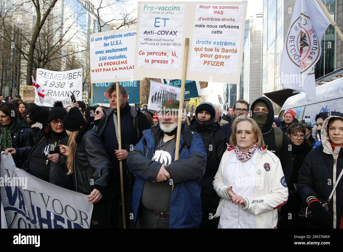 Unter dem Moniker "gemeinsam für die Freiheit" am Sonntag, den 09. Januar 2022, in Brüssel versammeln sich Menschen zu einem Protest gegen Corona-Maßnahmen. BELGA FOTO NICOLAS MAETERLINCK Stockfoto