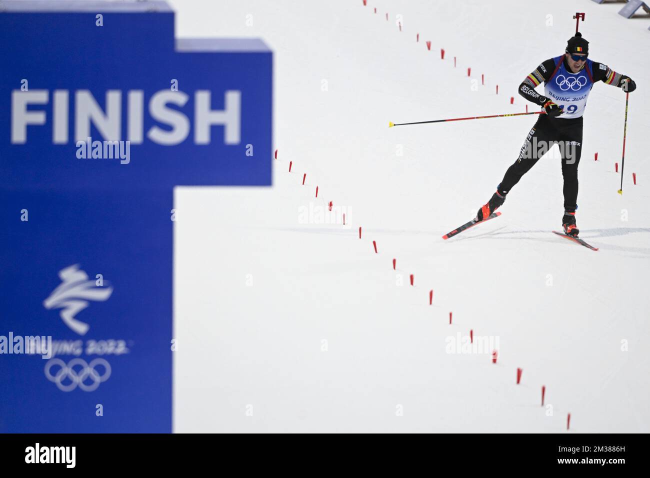 Der belgische Biathlet Florent Claude wurde während des 20-km-Biathlon-Rennens für Männer im National Biathlon Center in Zhangjiakou bei den Olympischen Winterspielen 2022 in Peking, China, am Dienstag, den 08. Februar 2022, in Aktion gezeigt. Die Olympischen Winterspiele finden vom 4. Februar bis zum 20. Februar 2022 statt. BELGA FOTO LAURIE DIEFFEMBACQ Stockfoto