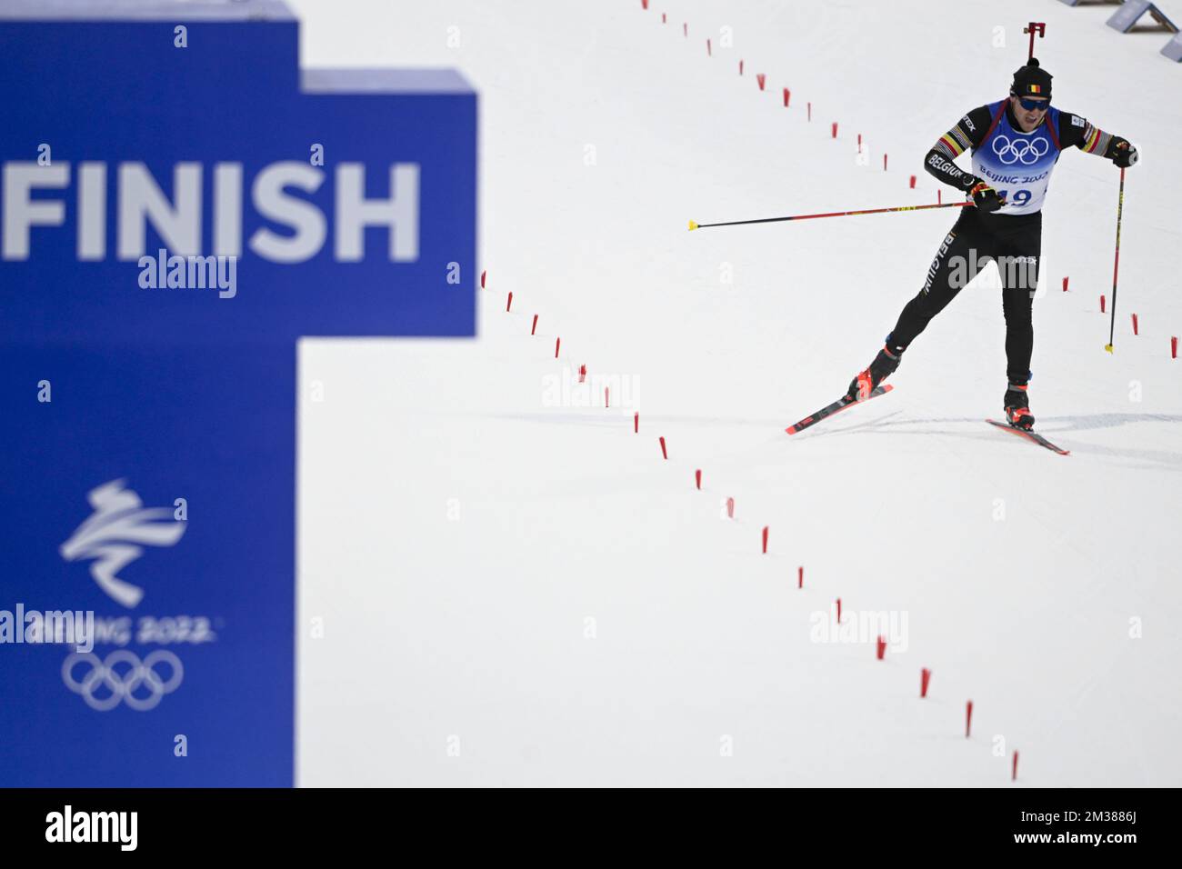 Der belgische Biathlet Florent Claude wurde während des 20-km-Biathlon-Rennens für Männer im National Biathlon Center in Zhangjiakou bei den Olympischen Winterspielen 2022 in Peking, China, am Dienstag, den 08. Februar 2022, in Aktion gezeigt. Die Olympischen Winterspiele finden vom 4. Februar bis zum 20. Februar 2022 statt. BELGA FOTO LAURIE DIEFFEMBACQ Stockfoto