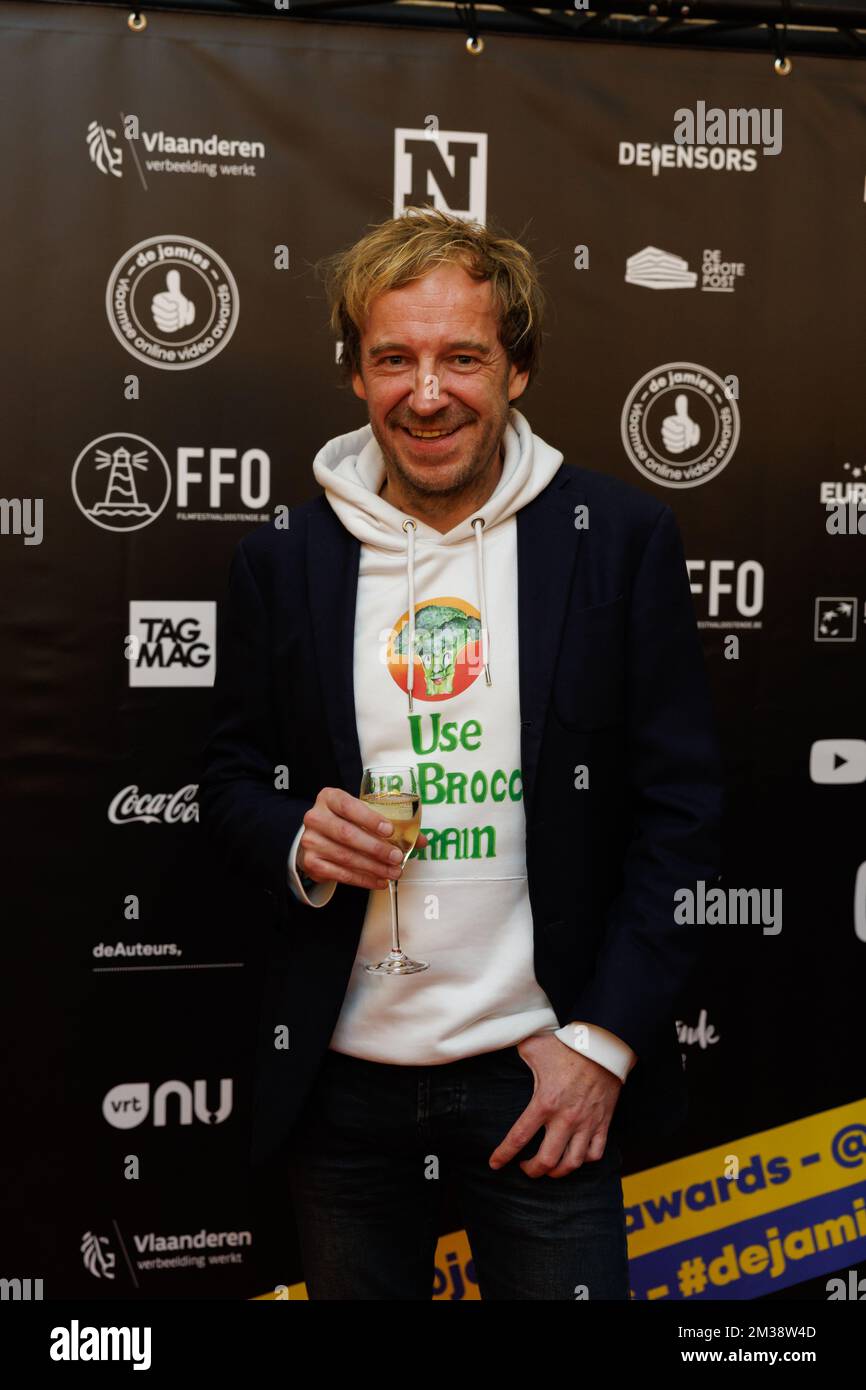 Steven Spillebeen „Spillie“, ehemaliger Gewinner von Big Brother und CEO von Earnieland, abgebildet bei der Preisverleihung für die Jamies, die flämischen Online-Video Awards, während der 14.. Ausgabe des Oostende Film Festival, in Oostende, Mittwoch, den 09. März 2022. BELGA FOTO KURT DESPLENTER Stockfoto