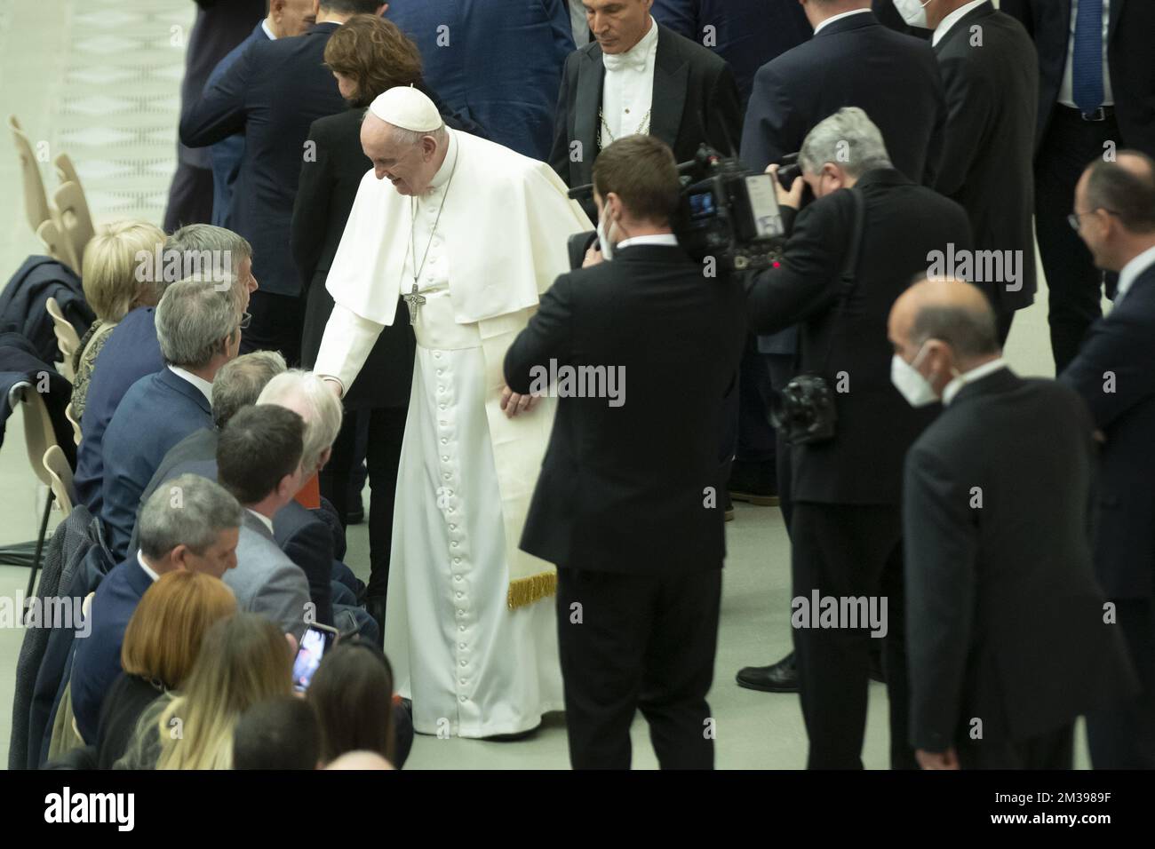 Der flämische Ministerpräsident Jan Jambon und Papst Franziskus wurden während einer Audienz mit dem Papst im Sala Nervi im Vatikan am Mittwoch, den 30. März 2022, vorgestellt. Jambon ist auf einem dreitägigen Besuch in der Vatikanstadt. BELGA FOTO NICOLAS MAETERLINCK Stockfoto