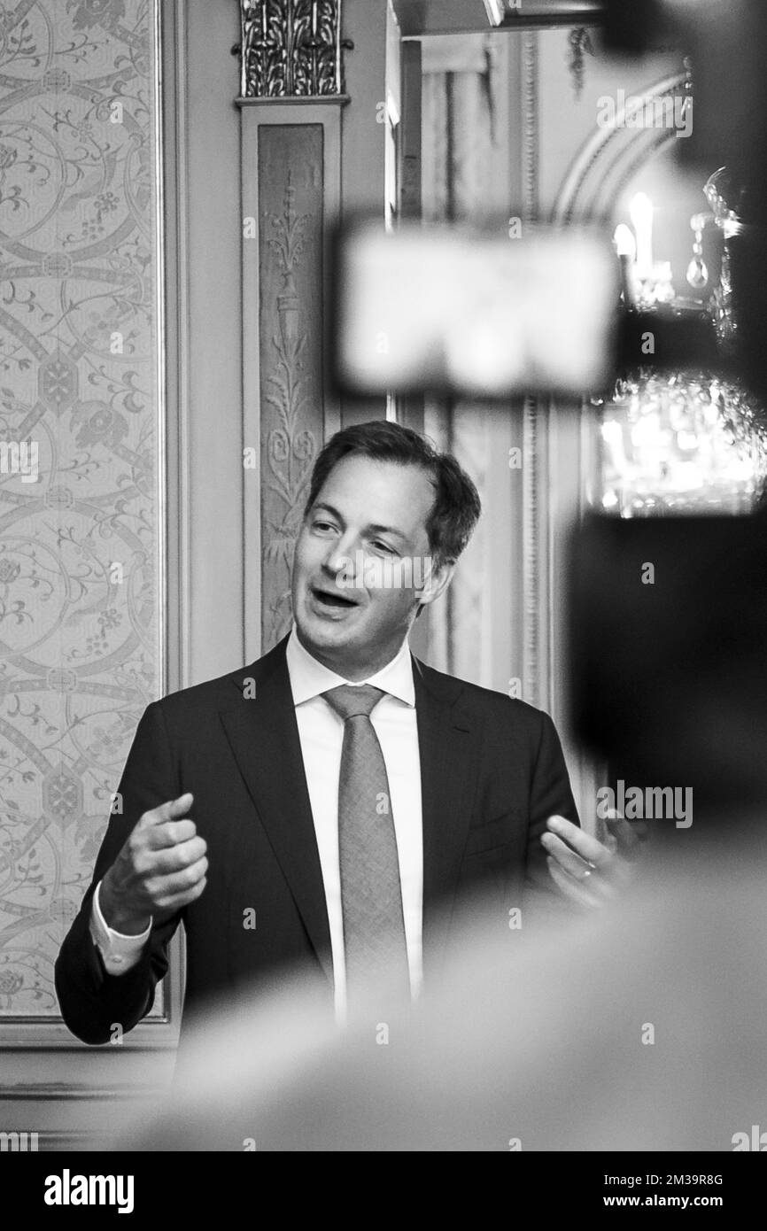 Premierminister Alexander De Croo nahm am Freitag, den 29. April 2022, in Brüssel an einer Zeremonie zu Ehren der Teilnehmer der Invictus Games 2022 Teil. In diesem Jahr nahm Belgien zum ersten Mal an den Invictus Games Teil, bei denen Militärangehörige und Veteranen mit körperlicher oder geistiger Behinderung gegeneinander antreten. Für Team Belgien war diese erste Teilnahme sofort ein Erfolg und brachte nicht weniger als 8 Medaillen in unser Land. BELGA FOTO HATIM KAGHAT Stockfoto