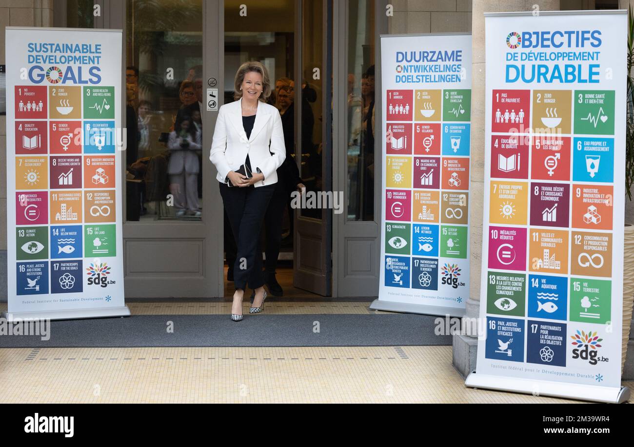 Königin Mathilde von Belgien, gefilmt während eines königlichen Besuchs zur Eröffnung der Veranstaltung "25 Jahre nachhaltige Entwicklungspolitik: Ein Blick auf die Vergangenheit und die Zukunft" am Donnerstag, den 05. Mai 2022 in Brüssel. BELGA FOTO BENOIT DOPPPAGNE Stockfoto