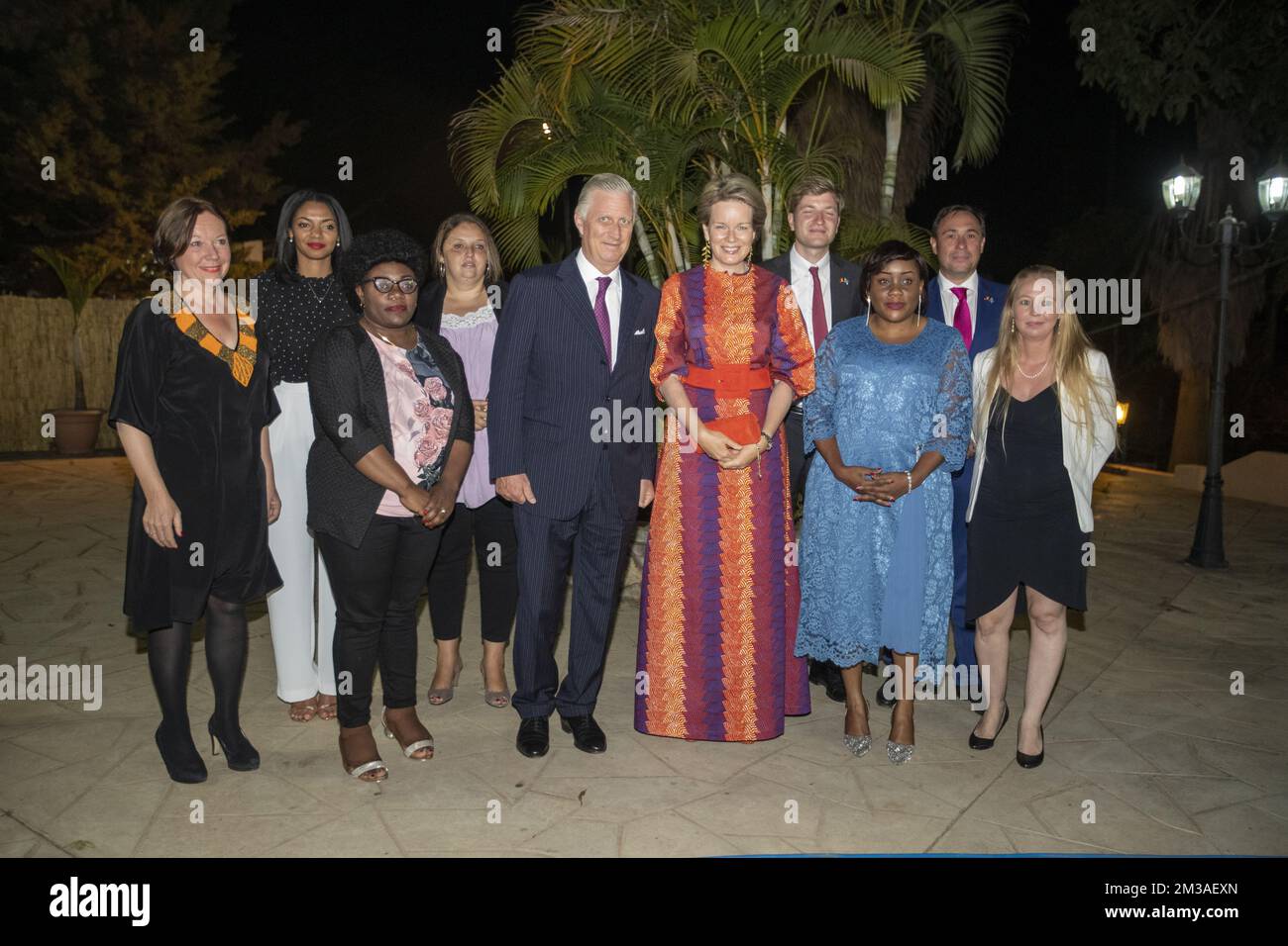König Philippe - Filip von Belgien und Königin Mathilde von Belgien bei einem Abendessen mit der belgischen Delegation im Restaurant Bush Camp in Lubumbashi während eines offiziellen Besuchs des belgischen Königspaares in der Demokratischen Republik Kongo am Samstag, dem 11. Juni 2022. Der belgische König und die belgische Königin werden vom 7.. Bis 13.. Juni Kinshasa, Lubumbashi und Bukavu besuchen. BELGA FOTO NICOLAS MAETERLINCK Stockfoto