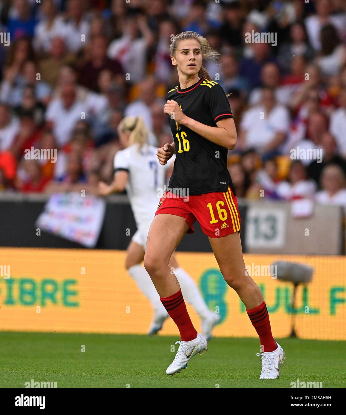 Die belgische Marie Minnaert wurde am Donnerstag, dem 16. Juni 2022, während des Freundschaftsspiels zwischen der belgischen Nationalmannschaft der Frauen, den Red Flames, und der englischen Nationalmannschaft der Frauen, Lionesses, in Wolverhampton, Großbritannien, in Aktion gezeigt. BELGA FOTO DAVID CATRY Stockfoto