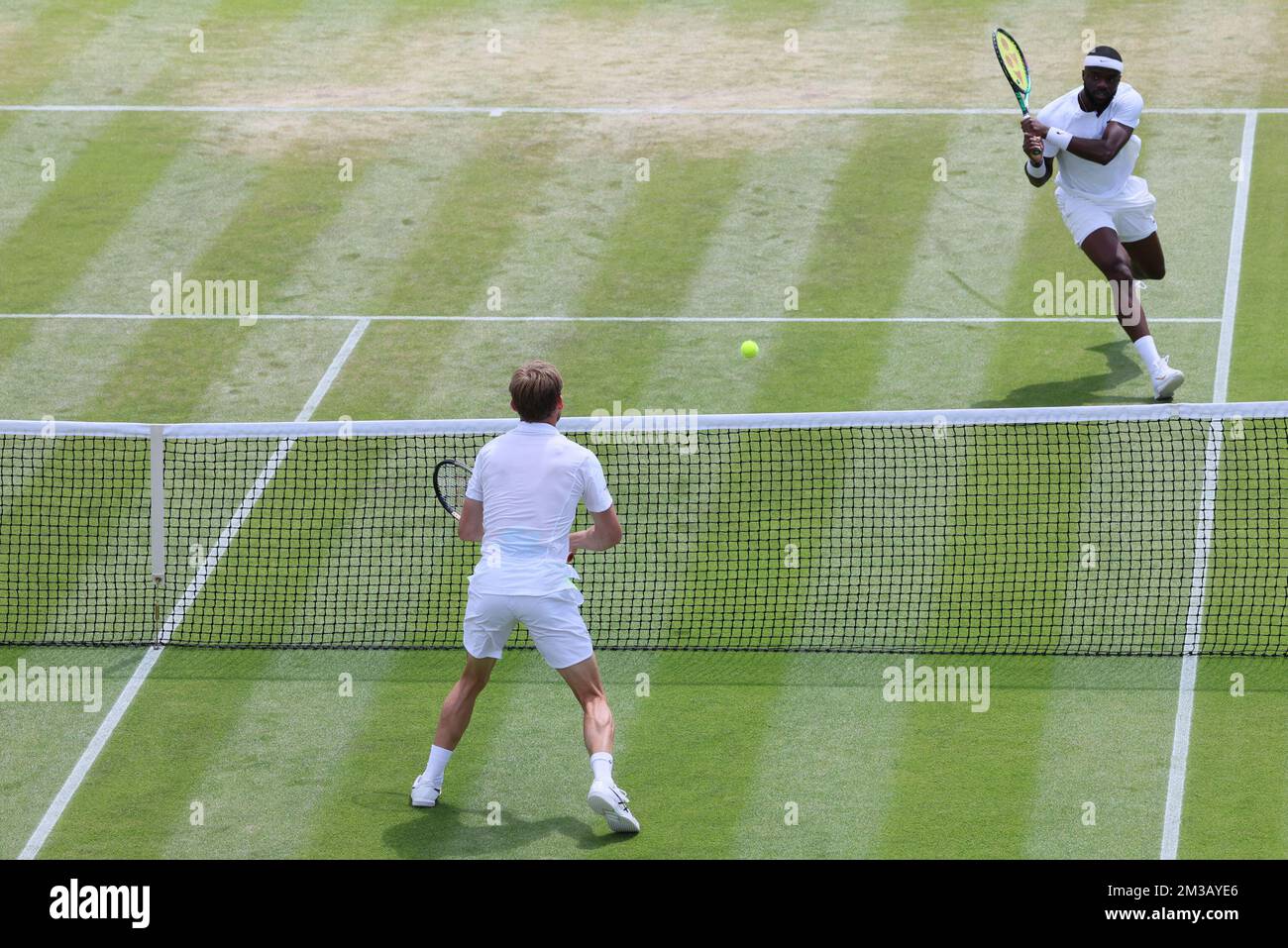 Der belgische David Goffin und der amerikanische Frances Tiafoe wurden in der vierten Runde des Männer-Singles-Turniers beim Grand-Slam-Tennisturnier 2022 in Wimbledon im All England Tennis Club im Südwesten Londons, Großbritannien, am Sonntag, den 03. Juli 2022 in Aktion gezeigt. BELGA FOTO BENOIT DOPPPAGNE Stockfoto