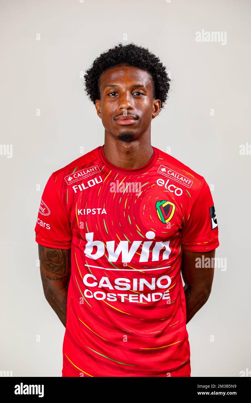 Kyle Duncan von Oostende posiert für den Fotografen beim Fotoshooting