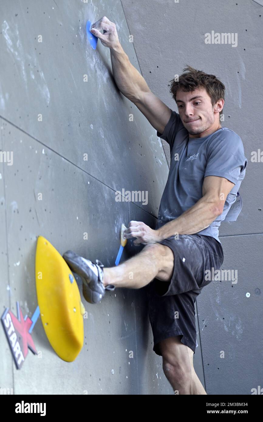 Der belgische Simon Lorenzi wurde bei den Qualifizierungen für die Herrensport-Kletterfeldveranstaltung, bei der Europameisterschaft München 2022, am Donnerstag, den 11. August 2022 in München, abgebildet. Die zweite Ausgabe der Europameisterschaft findet vom 11. Bis 22. August statt und umfasst neun Sportarten. BELGA FOTO ERIC LALMAND Stockfoto