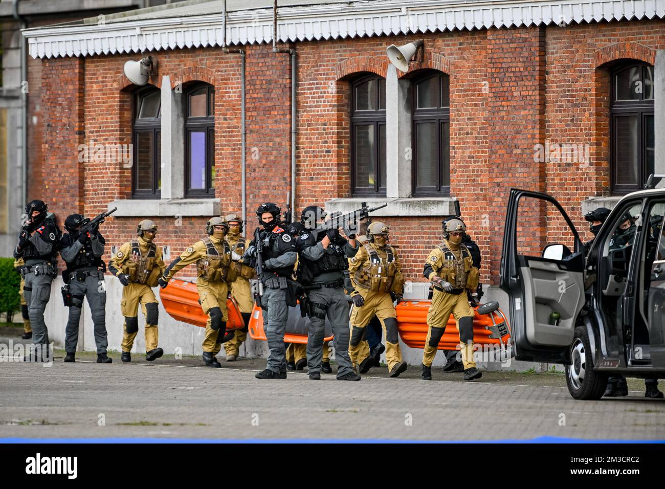 Die Abbildung zeigt eine Trainingsübung während eines königlichen Besuchs bei der DSU, Direktion der Sondereinheiten, der Bundespolizei, in Etterbeek, Brüssel, am Donnerstag, 29. September 2022 in Brüssel. BELGA FOTO ERIC LALMAND Stockfoto