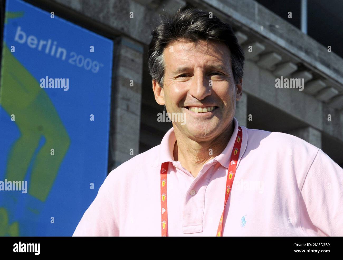 Sebastian Coe, Vorsitzender des Londoner Organisationskomitees für die Olympischen Spiele 2010, posiert während der IAAF-Leichtathletikweltmeisterschaft 12. im Olympiastadion in Berlin für ein Porträt Stockfoto