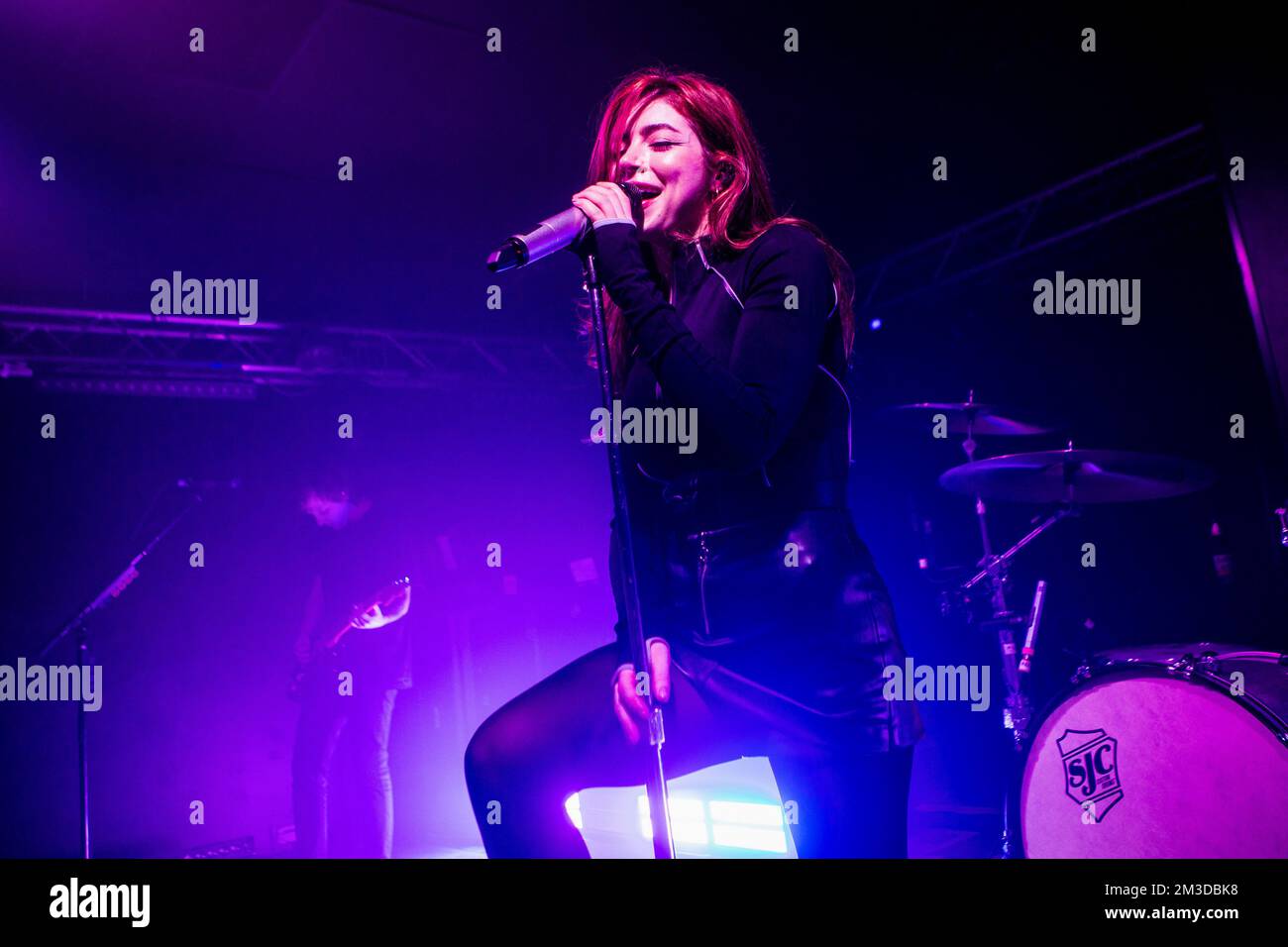 Mailand, Italien. 14.. Dezember 2022. Chrissy Costanza von der amerikanischen Pop-Rock-Band gegen The Current tritt live im Legend Club in Mailand auf. Kredit: SOPA Images Limited/Alamy Live News Stockfoto