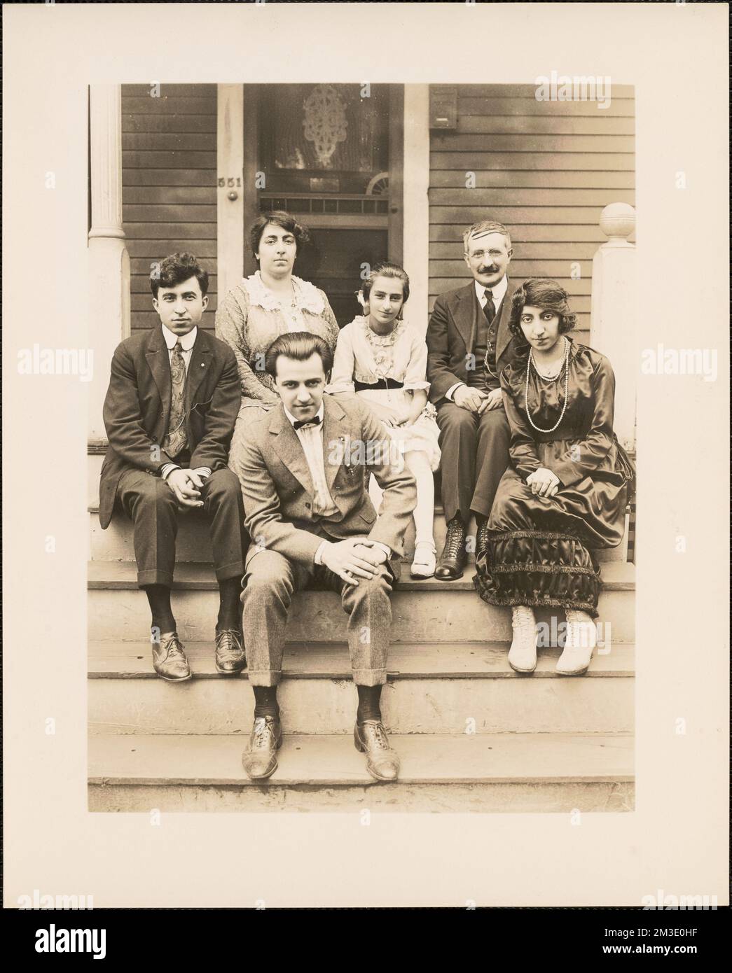 Leon H. H. Caragulian und Familie, Familien. Leon Abdalian Kollektion Stockfoto