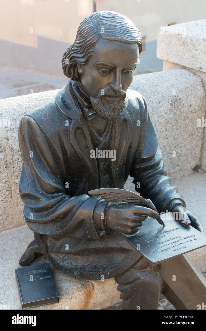 Ein vertikales Denkmal für den Dichter Jose Zorrilla in Lerma, Burgos, Spanien Stockfoto