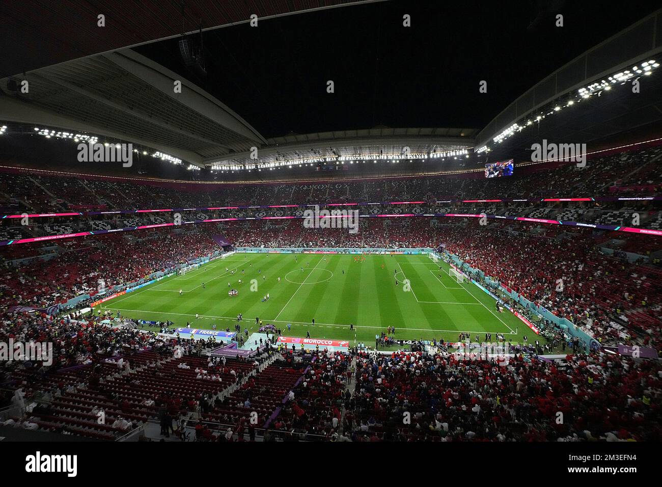 12/14/2022, Al Bayt Stadium, Doha, QAT, FIFA-Weltmeisterschaft 2022, Halbfinale, Frankreich gegen Marokko, in der Bildübersicht des Stadions. Stockfoto