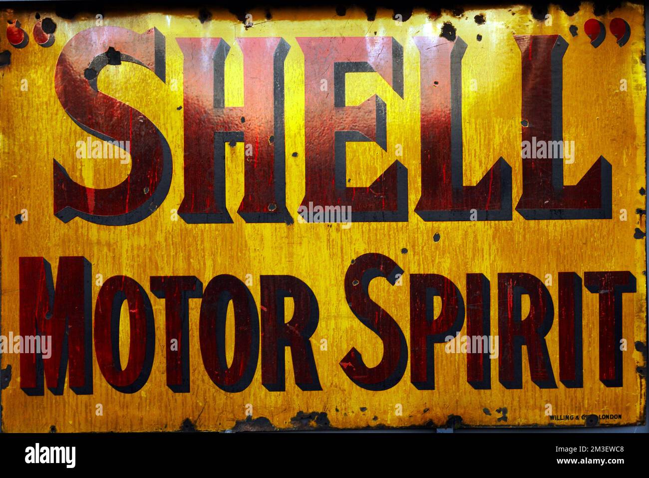 Muschelmotorgeist, altes Vintage-Schild, England. Stockfoto