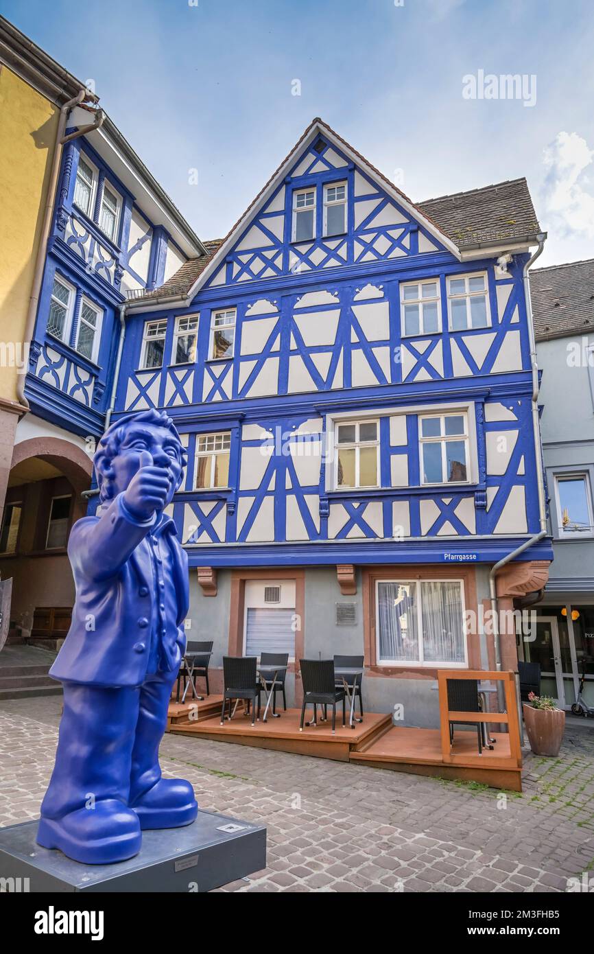 Skulptur Wertheim Optimist von Ottmar Hörl, Blaues Haus, Rathausgasse