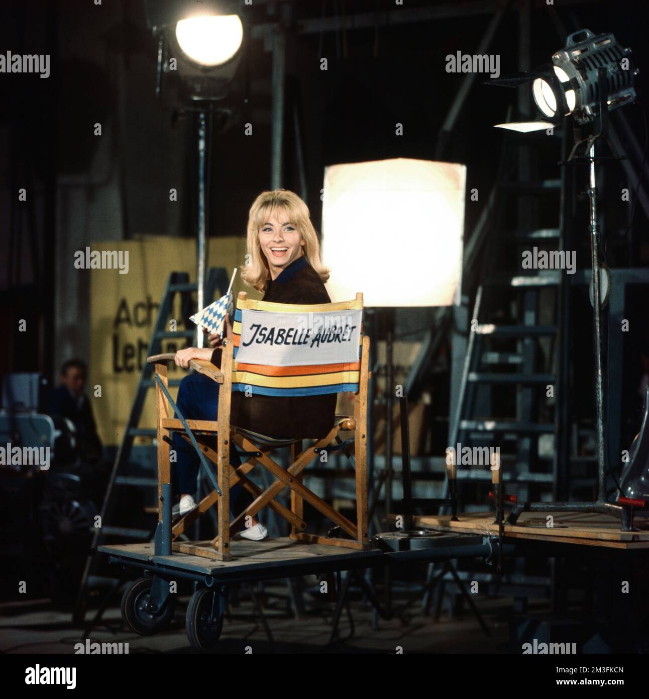 Lieben Sie Show...?, Unterhaltungsshow, Miniserie, Deutschland 1963, Sendung vom 16. Februar 1963, Regie: Michael Pfleghar, Mitwirkende: Isabelle Aubret, französische Sängerin Stockfoto