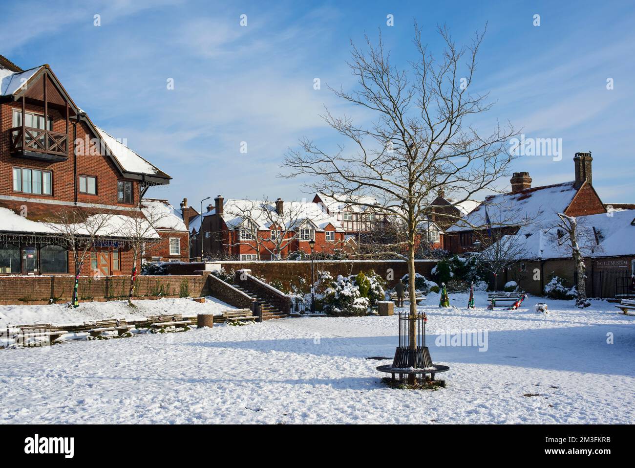 Market Square, Battle, East Sussex, Südostengland, unter Schnee im Dezember 2022 Stockfoto