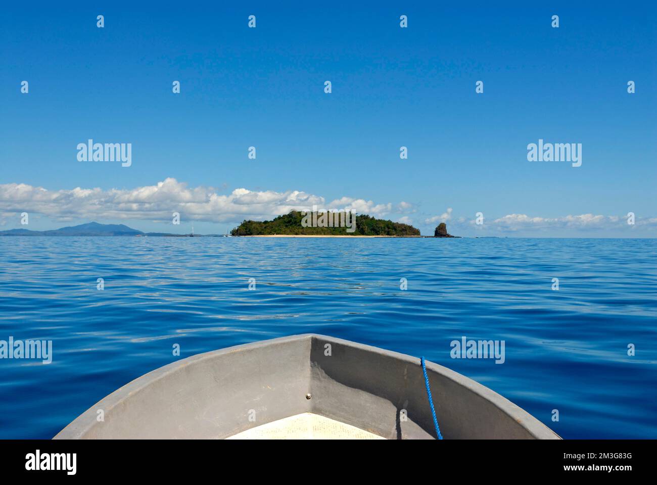 Boot auf dem Weg zur Insel Nosy Komba, Madagaskar, Indischer Ozean Stockfoto