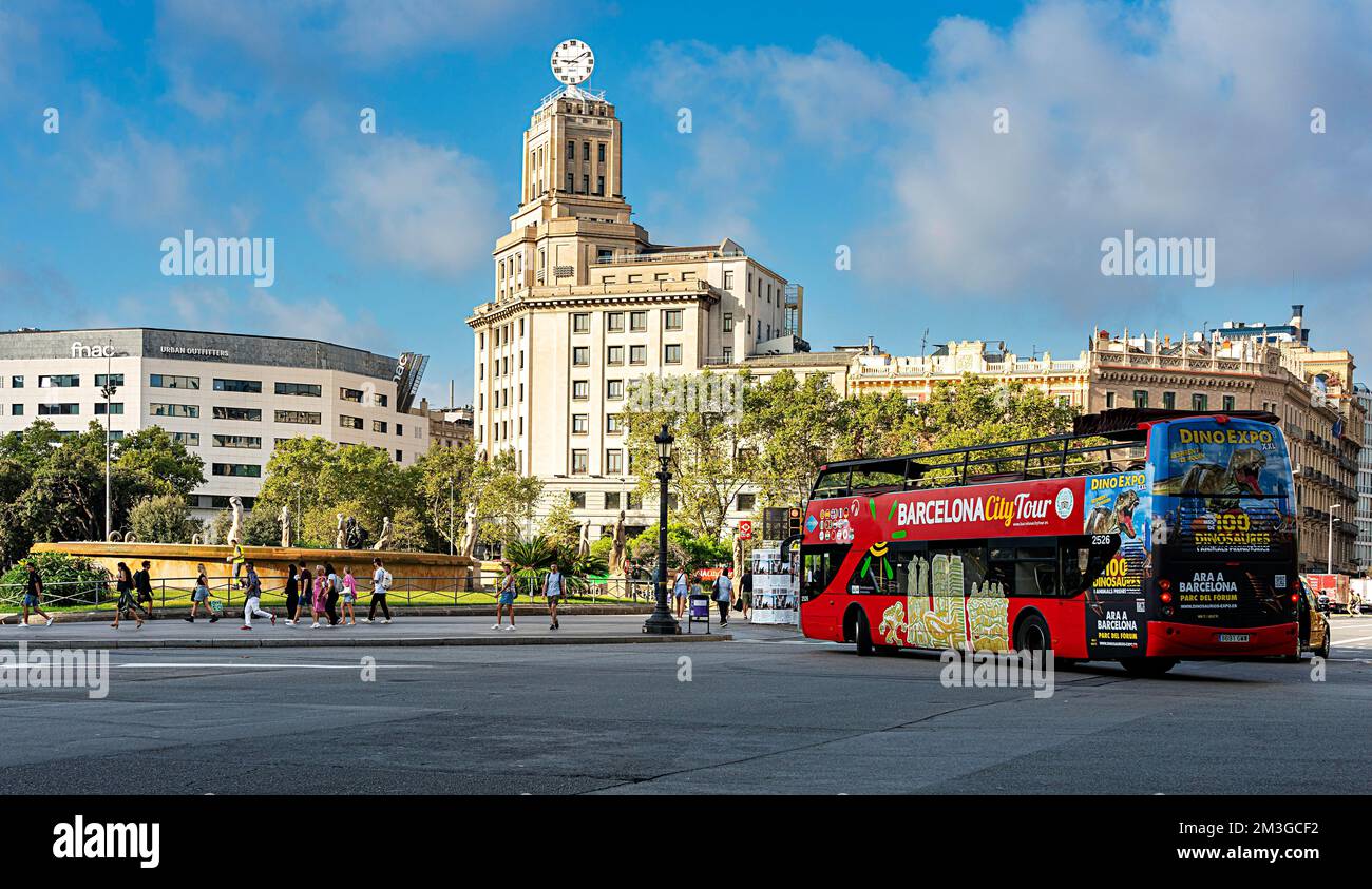 Rote Sightseeing-Bus, Placa de Catalunya, Barcelona, Katalonien, Spanien Stockfoto