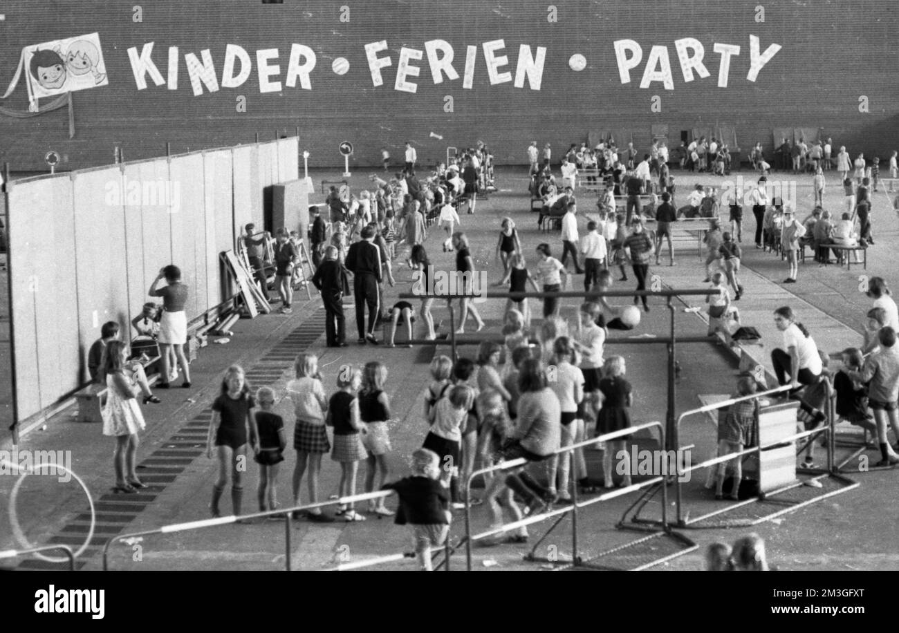 Die erste Kinderfeier, hier in der Westfalenhalle in Dortmund am 15. Juli 1970, hat bis heute durchgehalten, vor allem bei Kindern aus Stockfoto