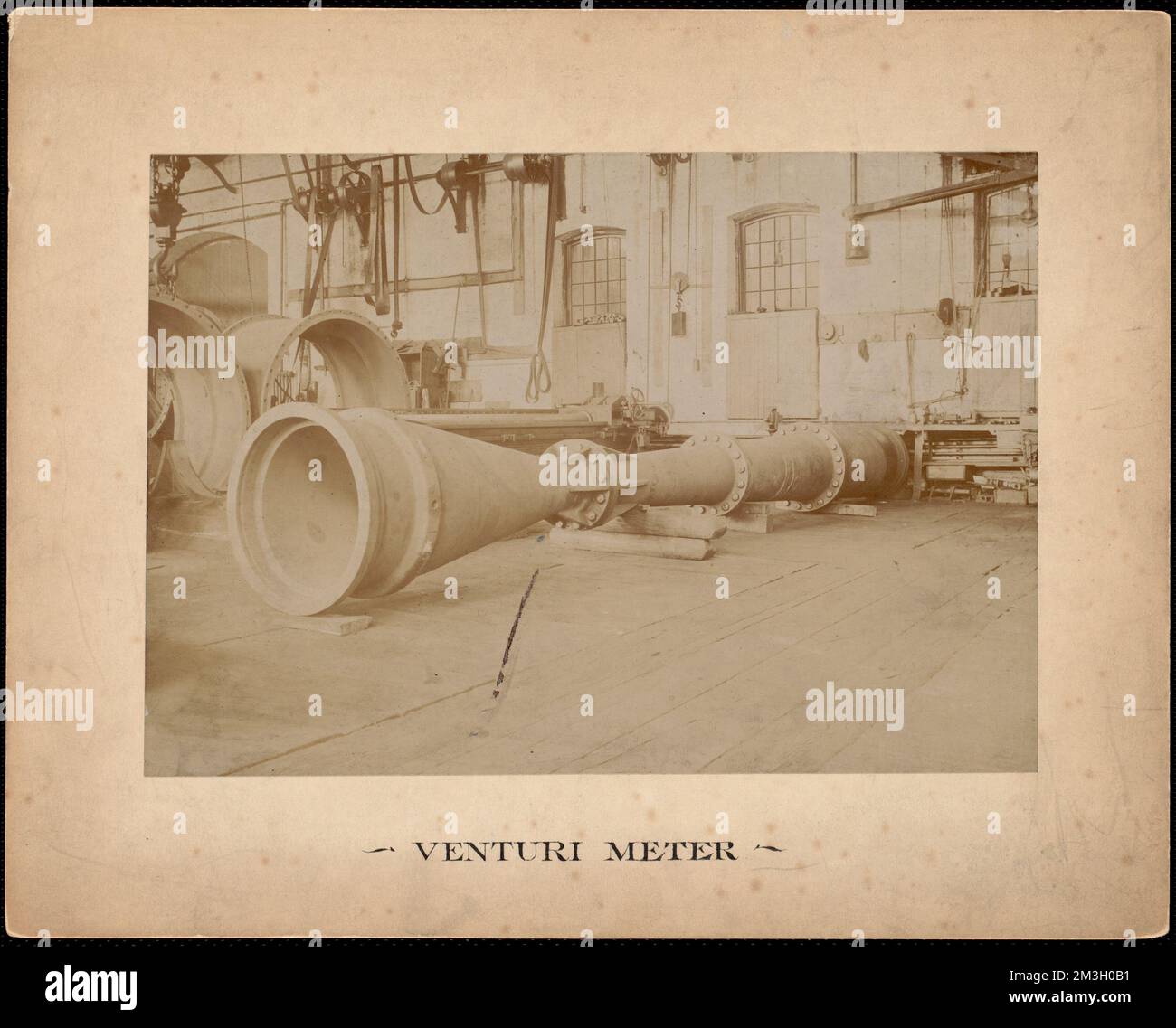 Metropolitan Water Works Verschiedenes, Venturi-Messgerät, 30-Zoll-Venturi-Rohr, Glockenenden und Hahnenden, Masse, ca. 1894 , Wasserwerke, Durchflussmesser, Venturi-Meter Stockfoto