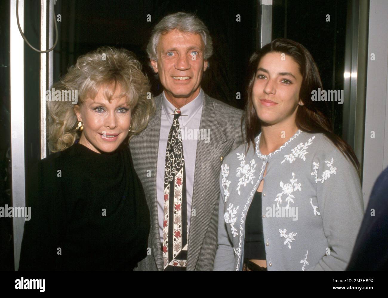 Barbara eden ralph -Fotos und -Bildmaterial in hoher Auflösung – Alamy