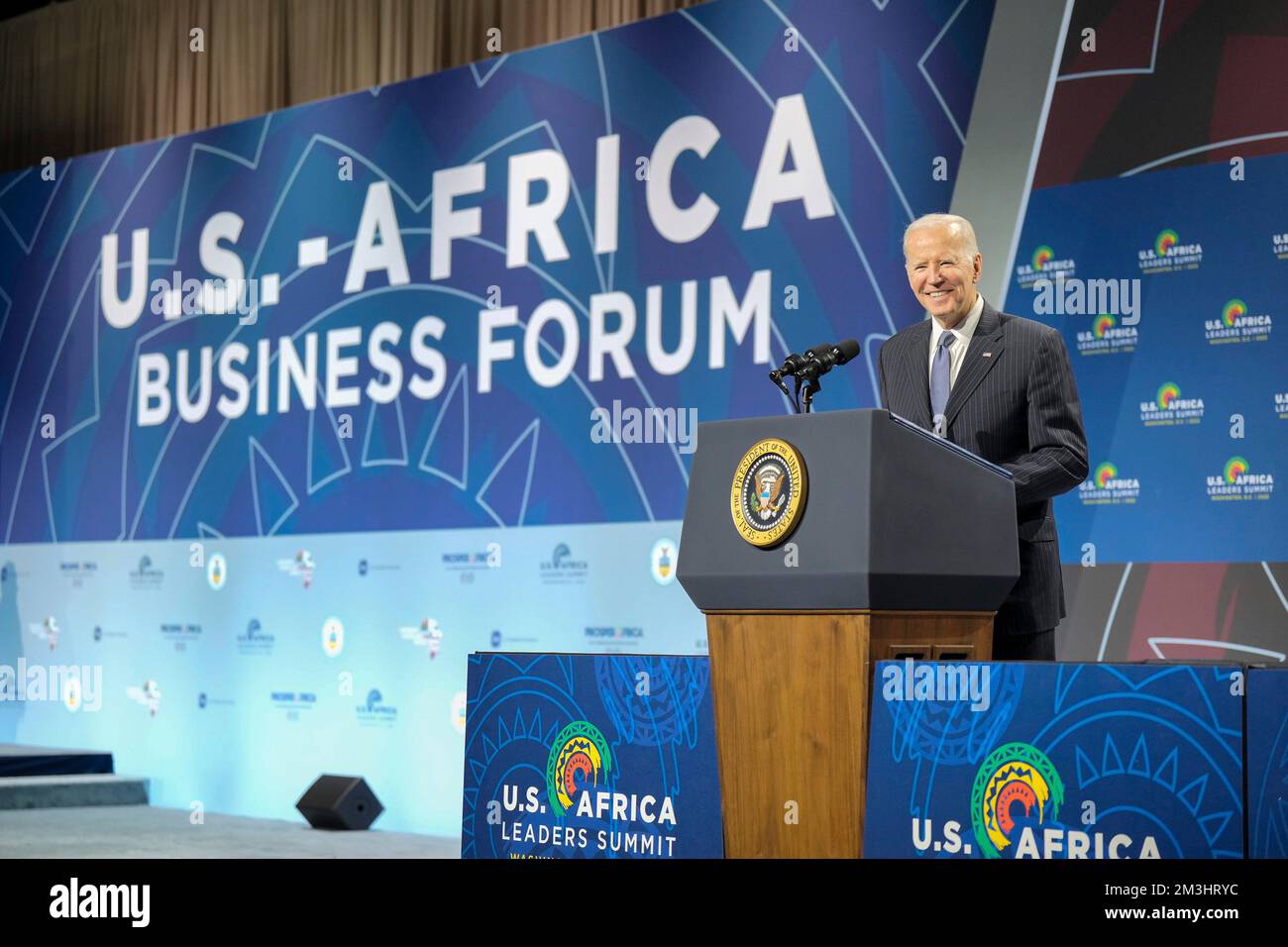 Washington, Usa. 14.. Dezember 2022. USA Präsident Joe Biden spricht vor afrikanischen Führern während des U.S.-Africa Business Forum, das für den Leaders Summit im DC Convention Center am 14. Dezember 2022 in Washington, DC, versammelt ist. Kredit: Adam Schultz/White House Photo/Alamy Live News Stockfoto